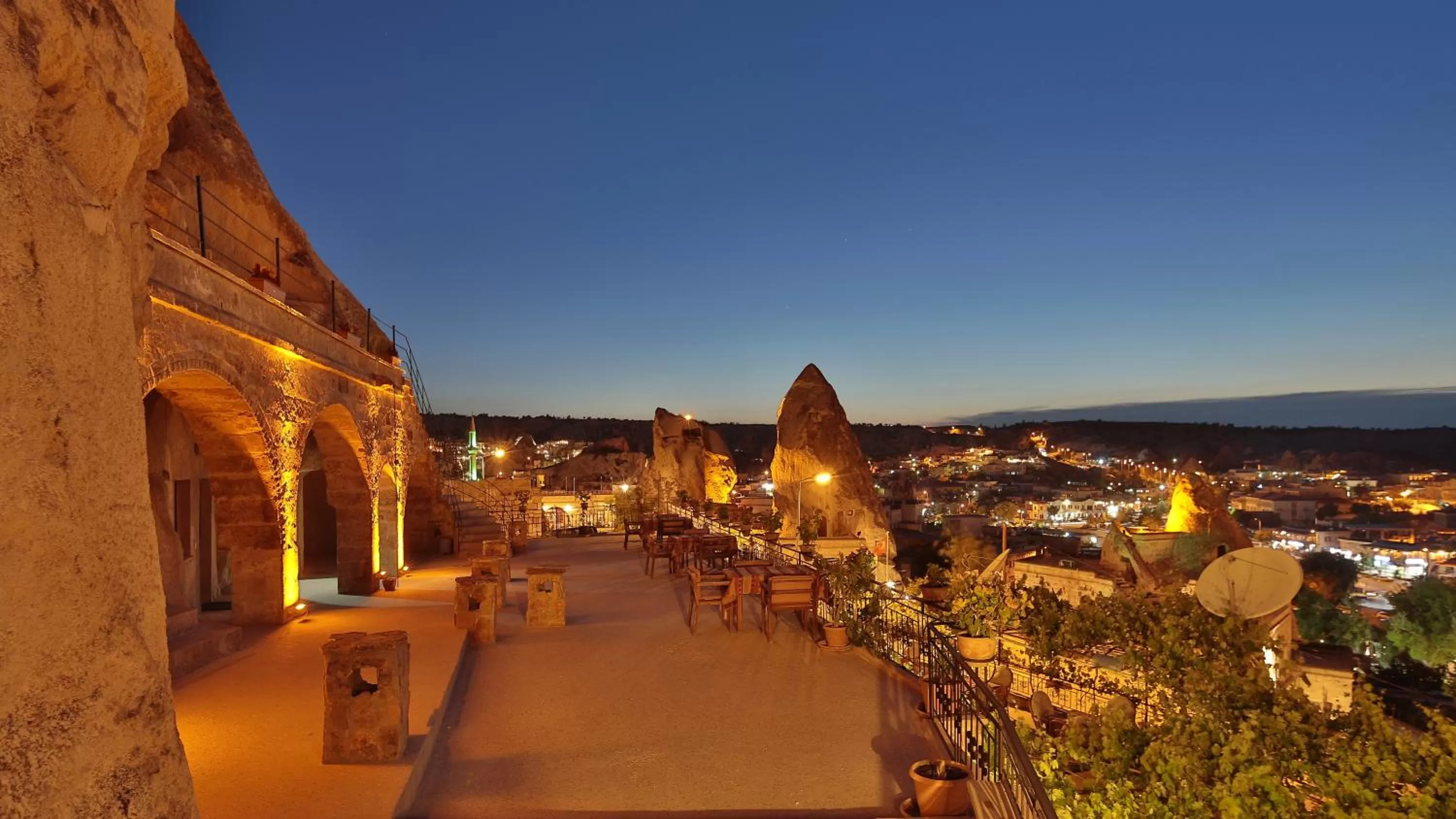 Night in Elite Cave Suites