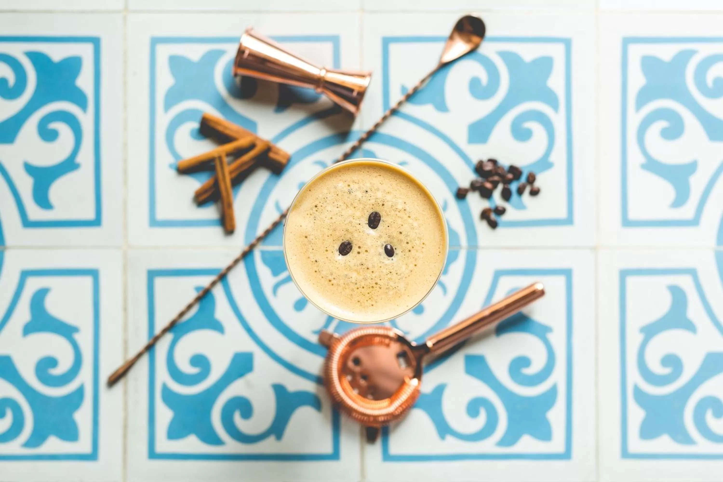 Lounge or bar in Crowne Plaza Porto by IHG