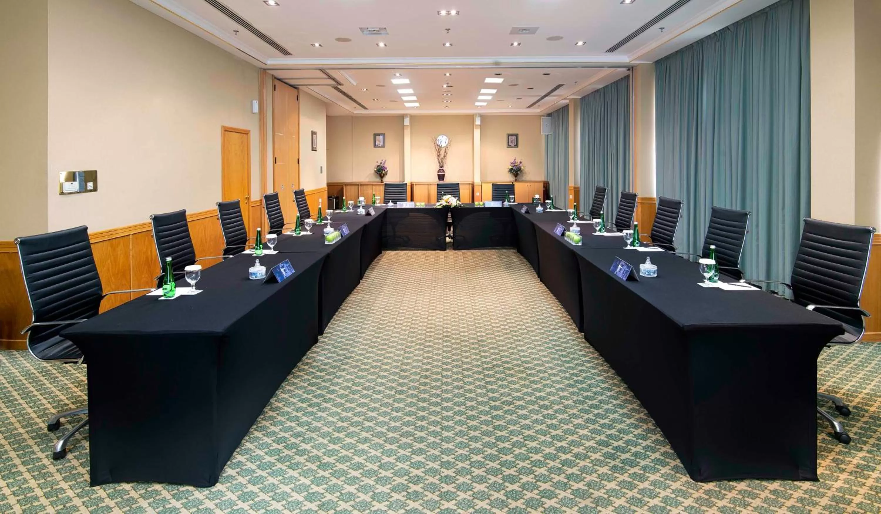 Meeting/conference room in Radisson Blu Hotel & Resort, Al Ain
