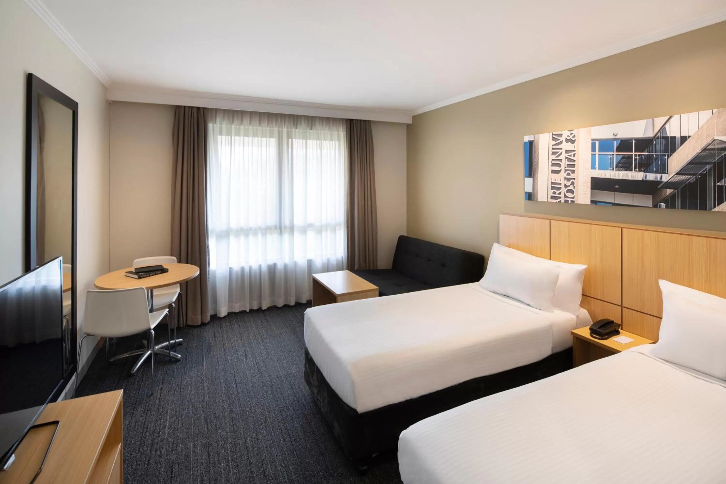 Photo of the whole room, Bed in Mercure Sydney Macquarie Park