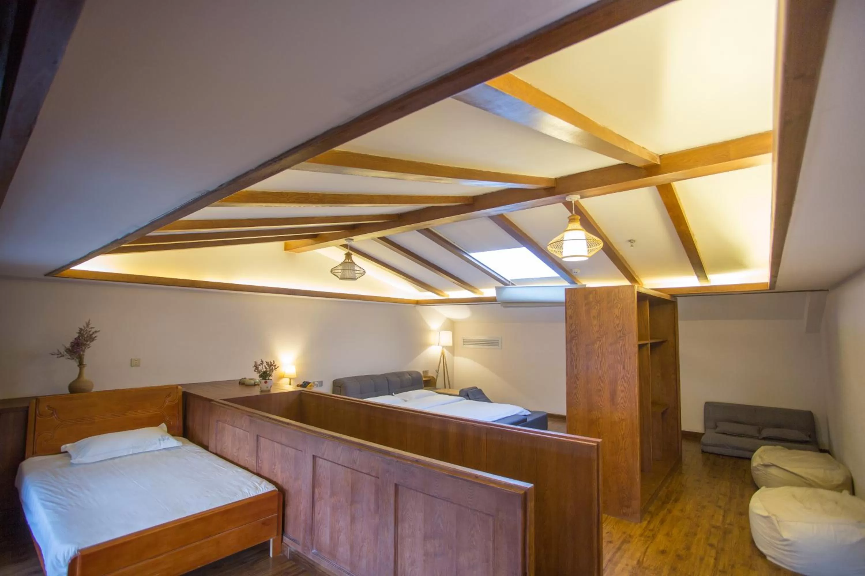 Bed in Lijiang Gemmer Hotel