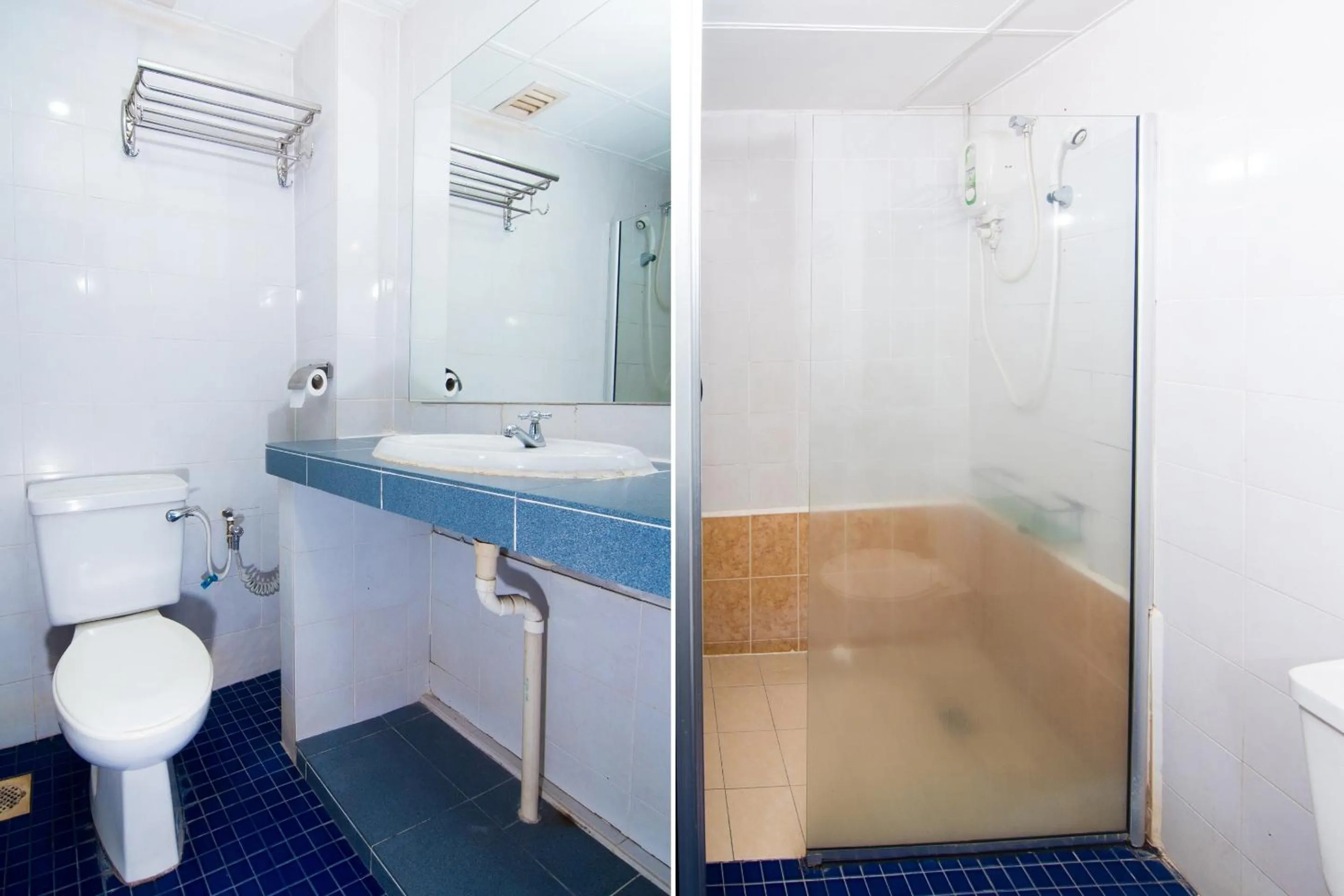 Bathroom in Sri Indar Hotel