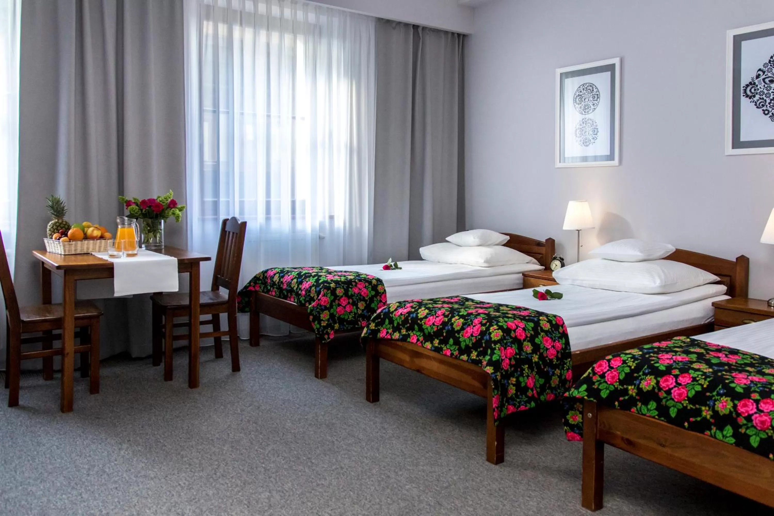 Photo of the whole room, Bed in Rezydencja Sienkiewiczówka