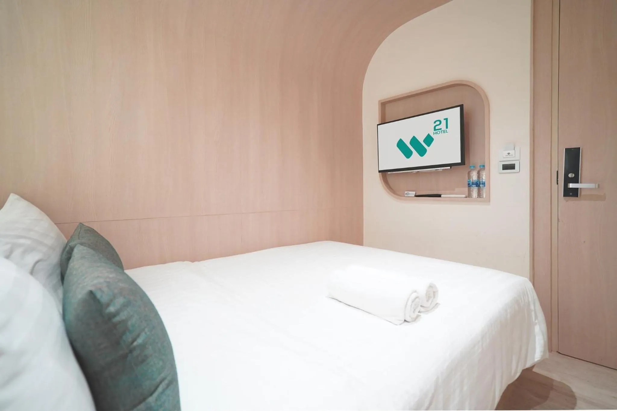 Bed in W 21 Hotel Bangkok