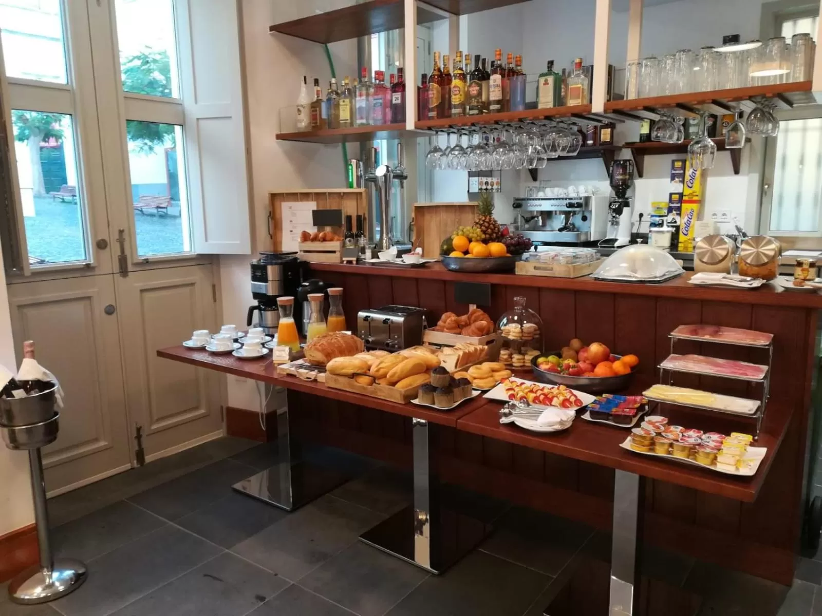 Food and drinks in Hotel Emblemático Holiday Time