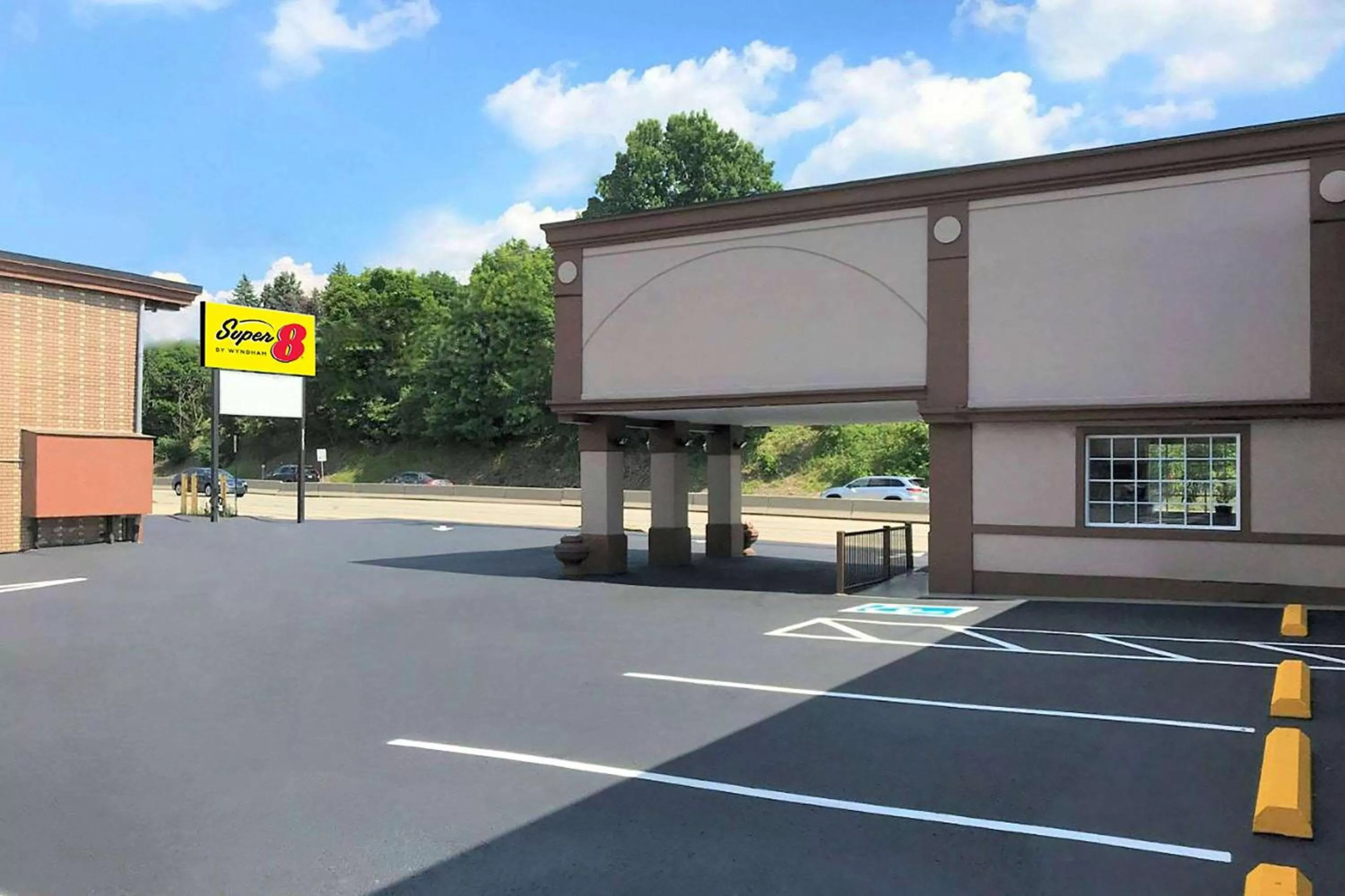 Property building in Super 8 by Wyndham Greensburg
