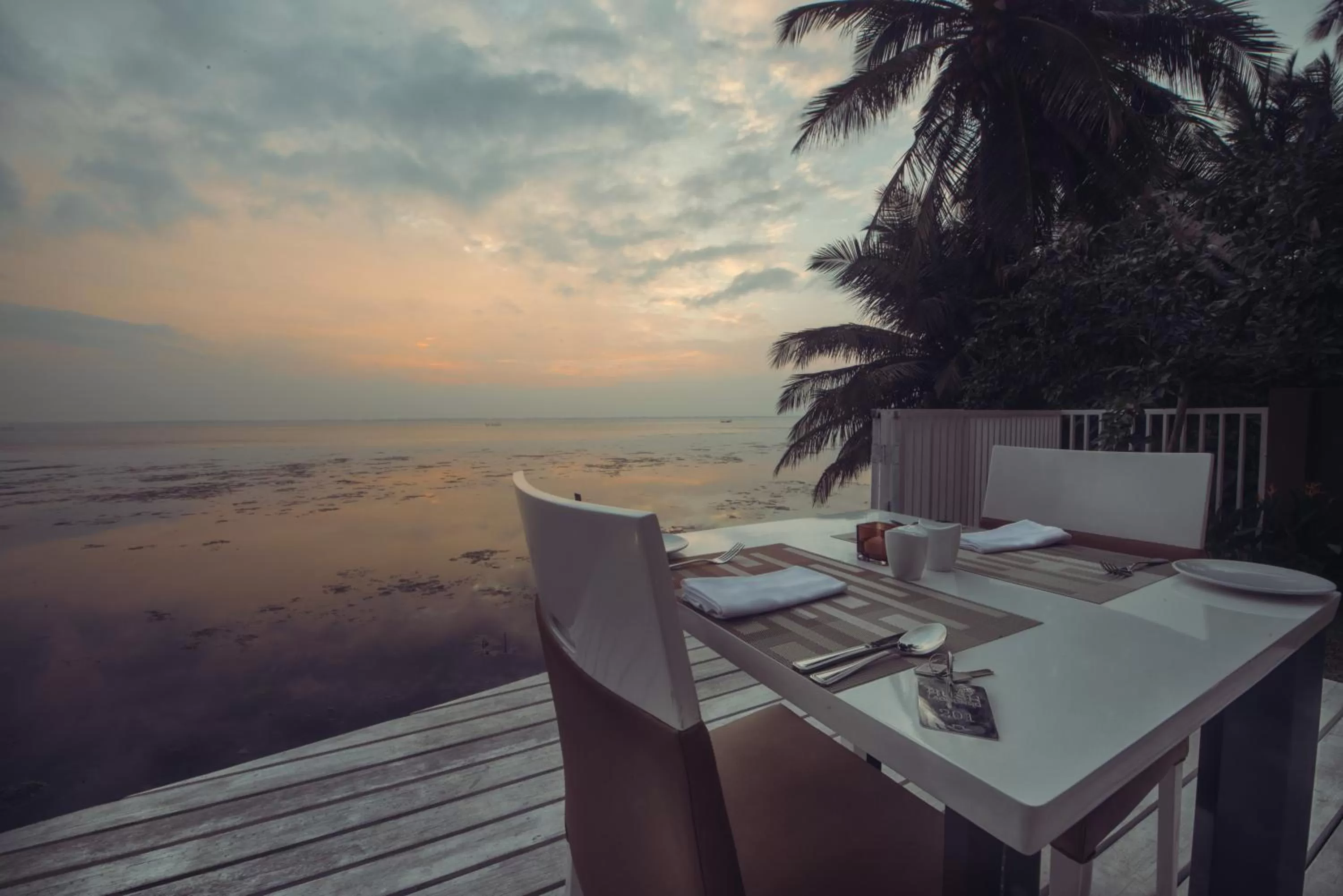 Restaurant/places to eat in Hush Lagoon 30