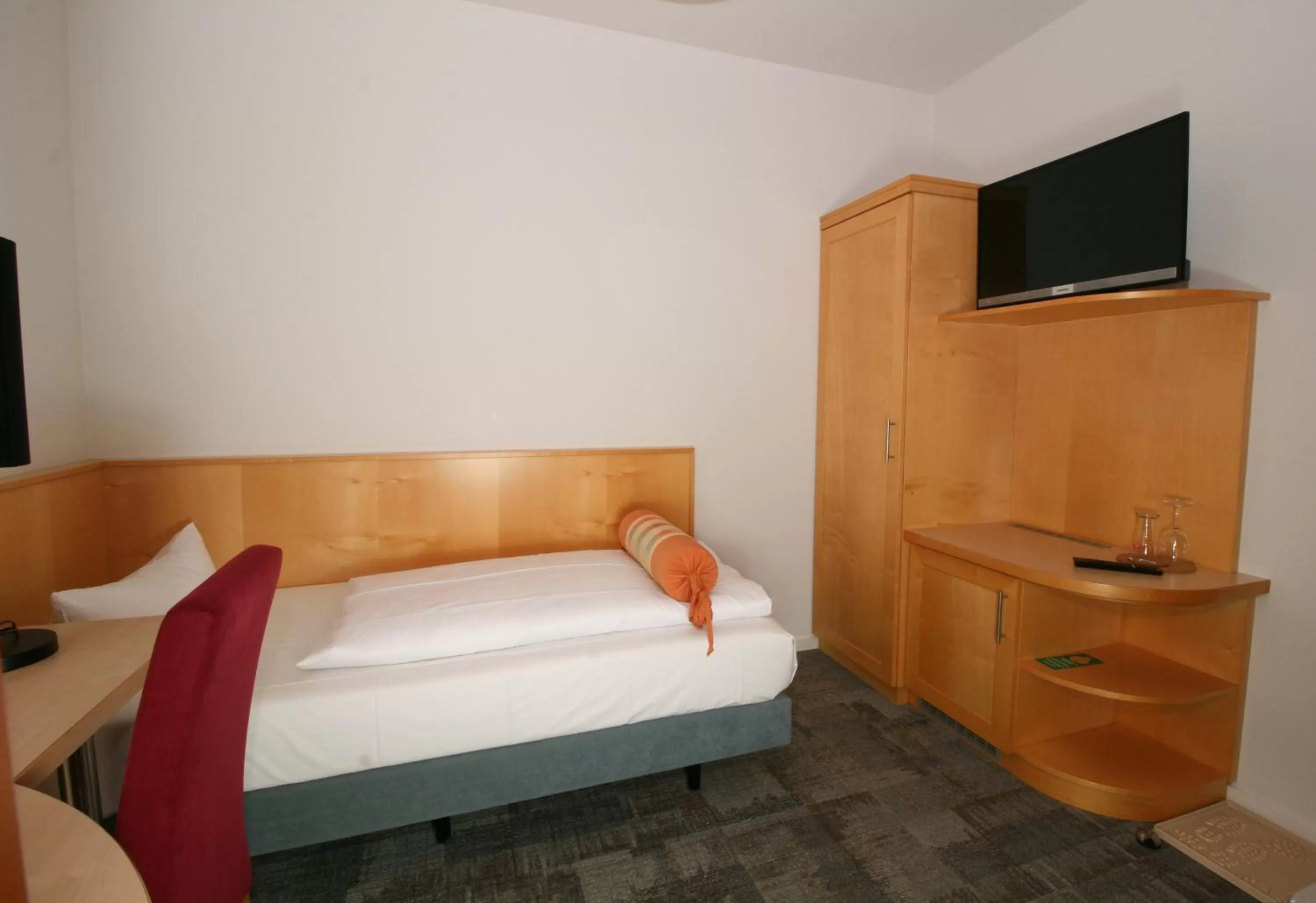 Photo of the whole room, Bed in Landhotel Rittmeister & Kräuter-SPA Adults Only