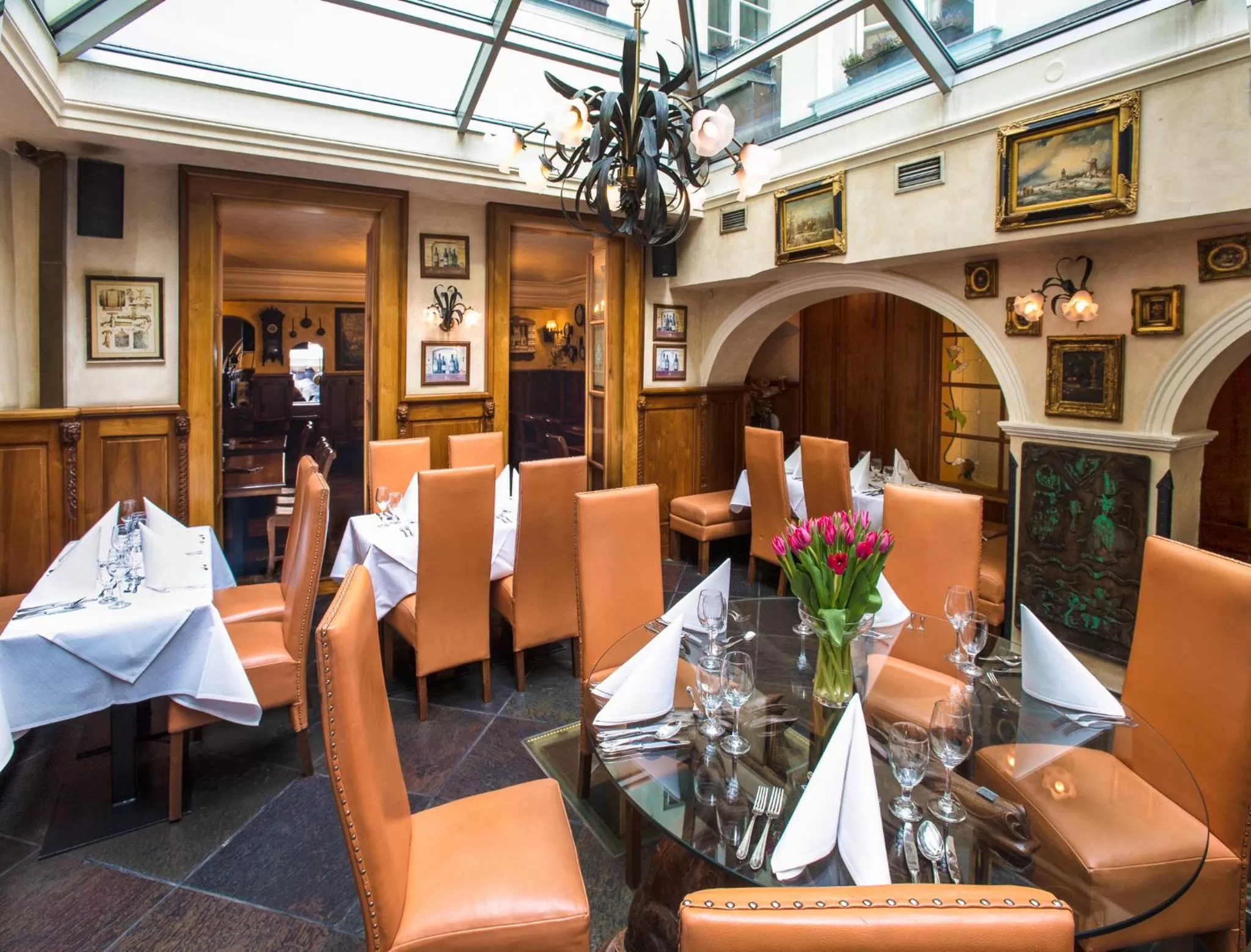 Restaurant/places to eat in Hotel U Zlatého Stromu Prague by BHG