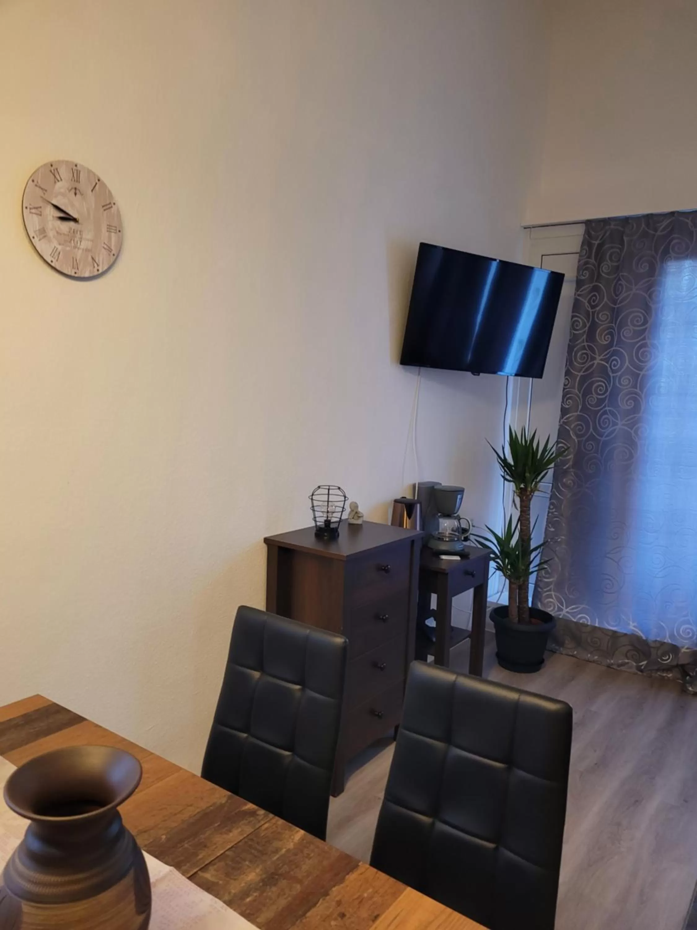 TV and multimedia in King Panorama mit Netflix