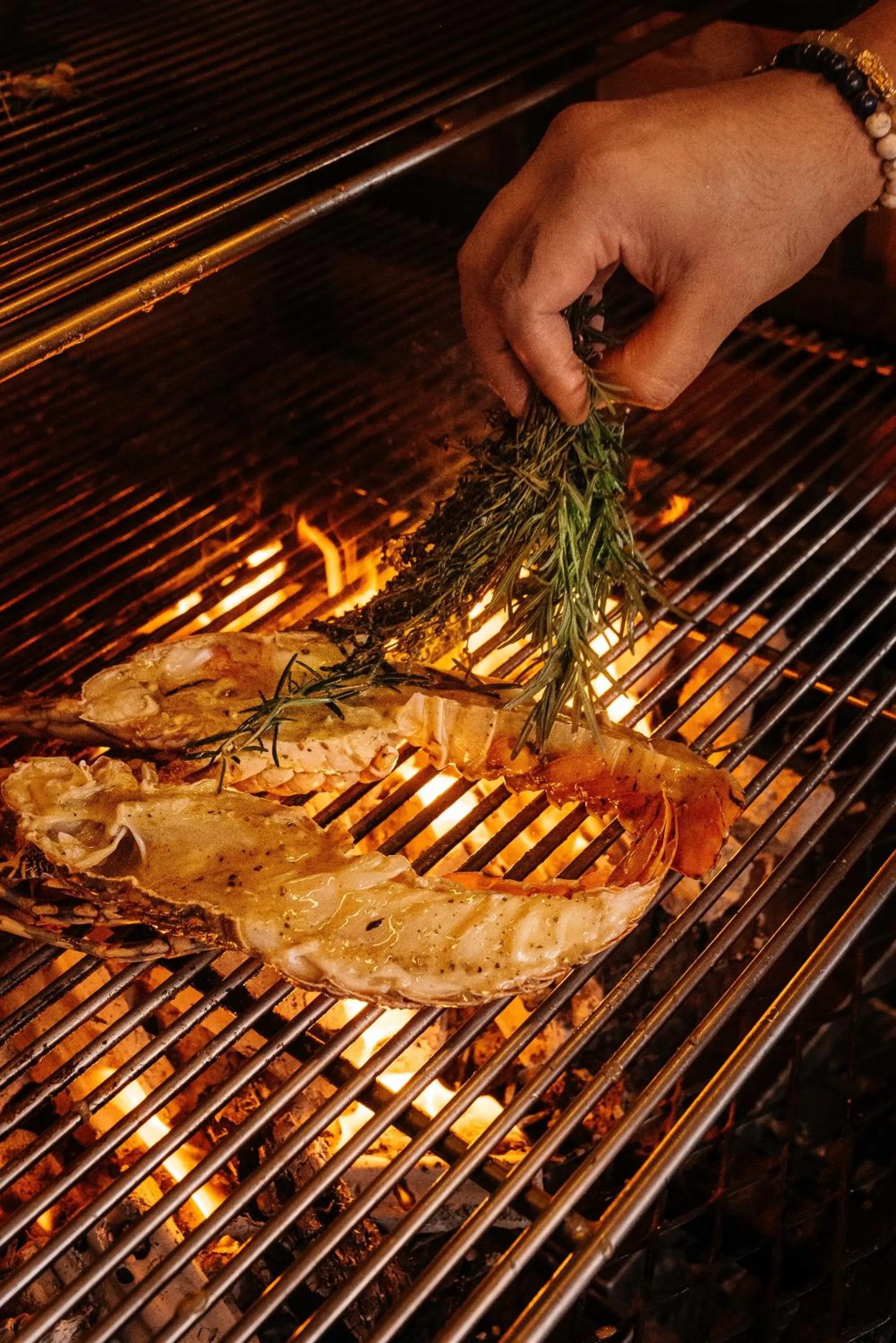 Restaurant/places to eat in Avista Hideaway Phuket Patong - MGallery