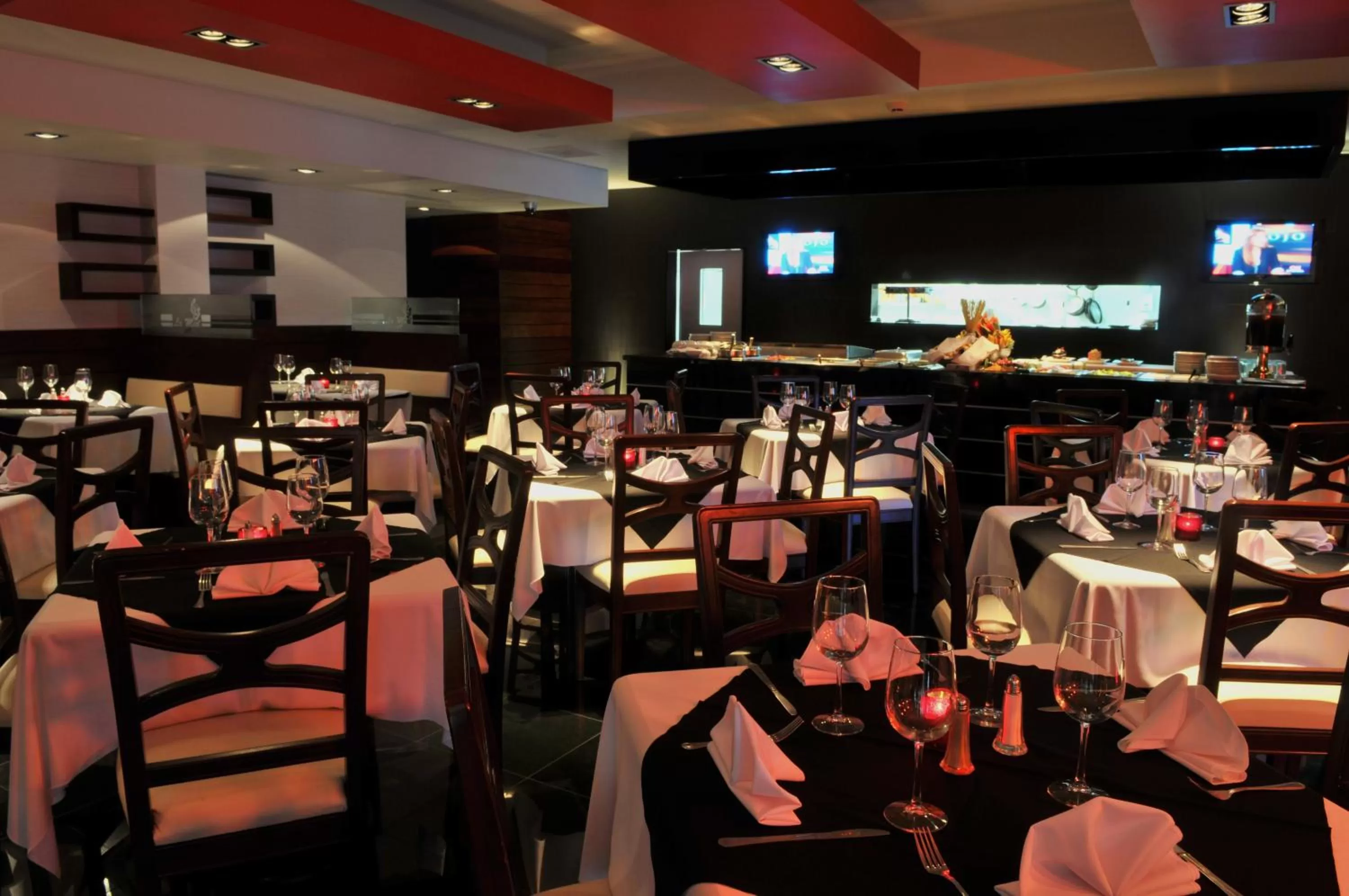 Restaurant/places to eat in Hotel Real del Rio