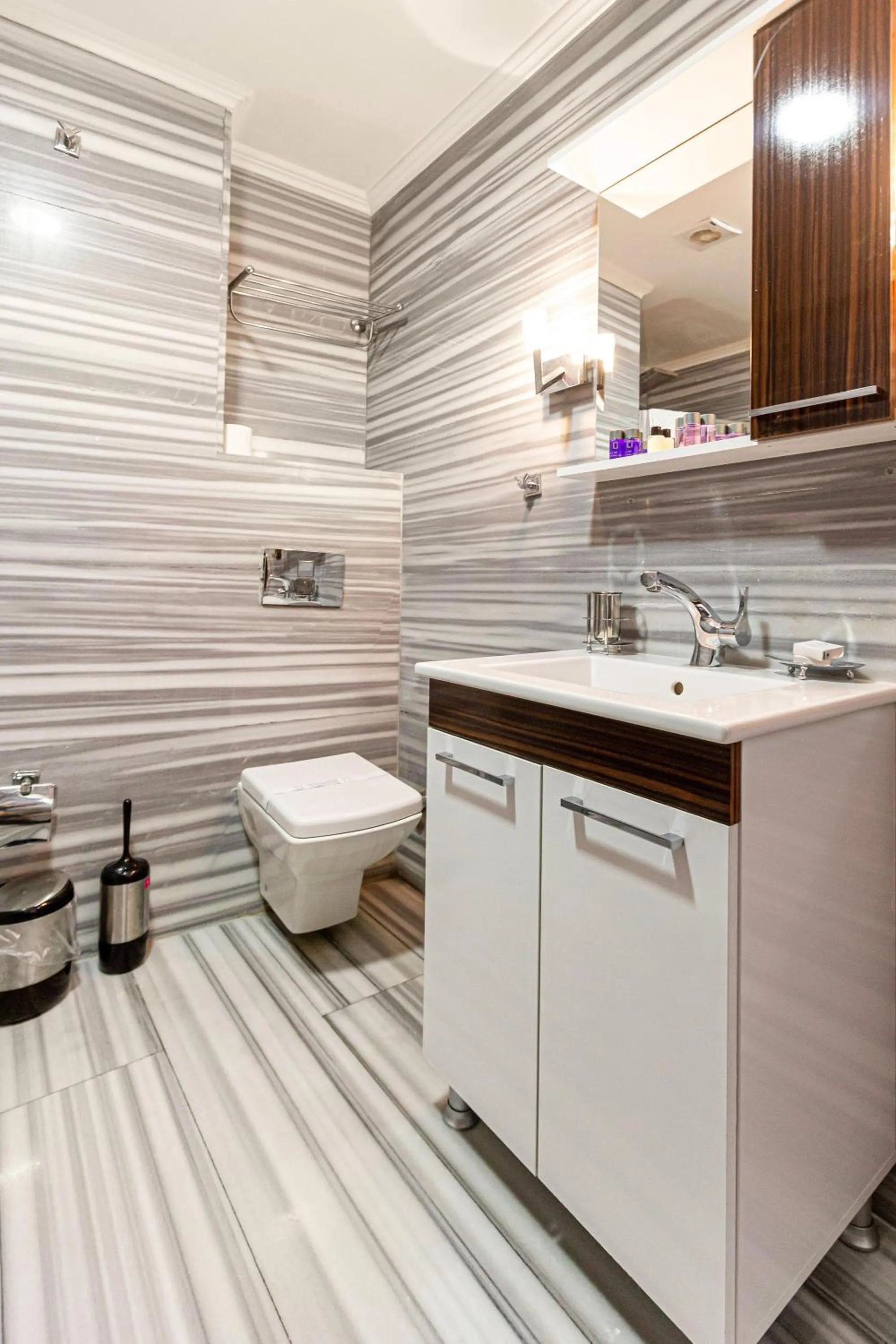 Toilet in Kumru Hotel