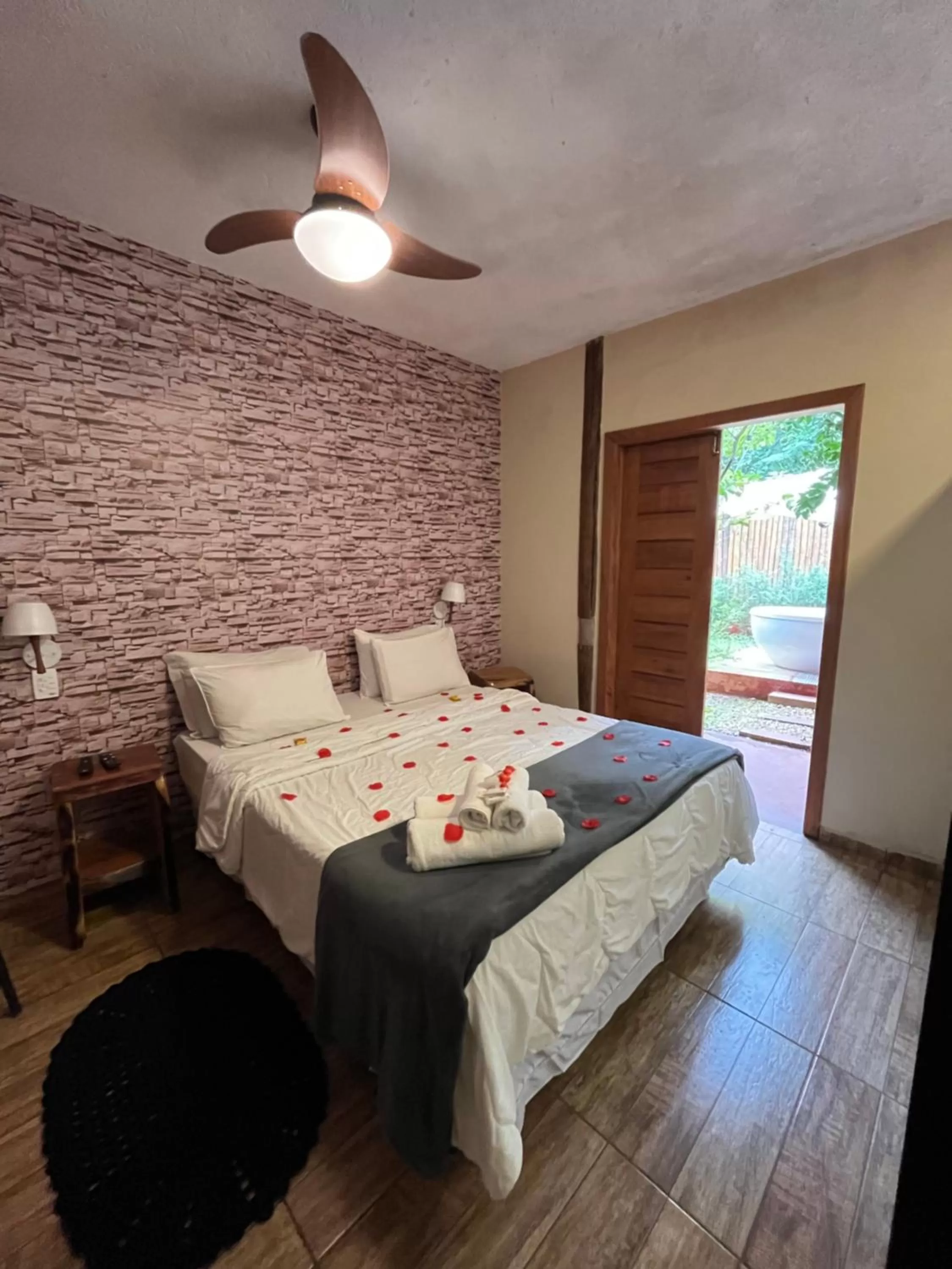 Queen Room in A Mi Manera Pousada , cerveja própria e Bistrô !