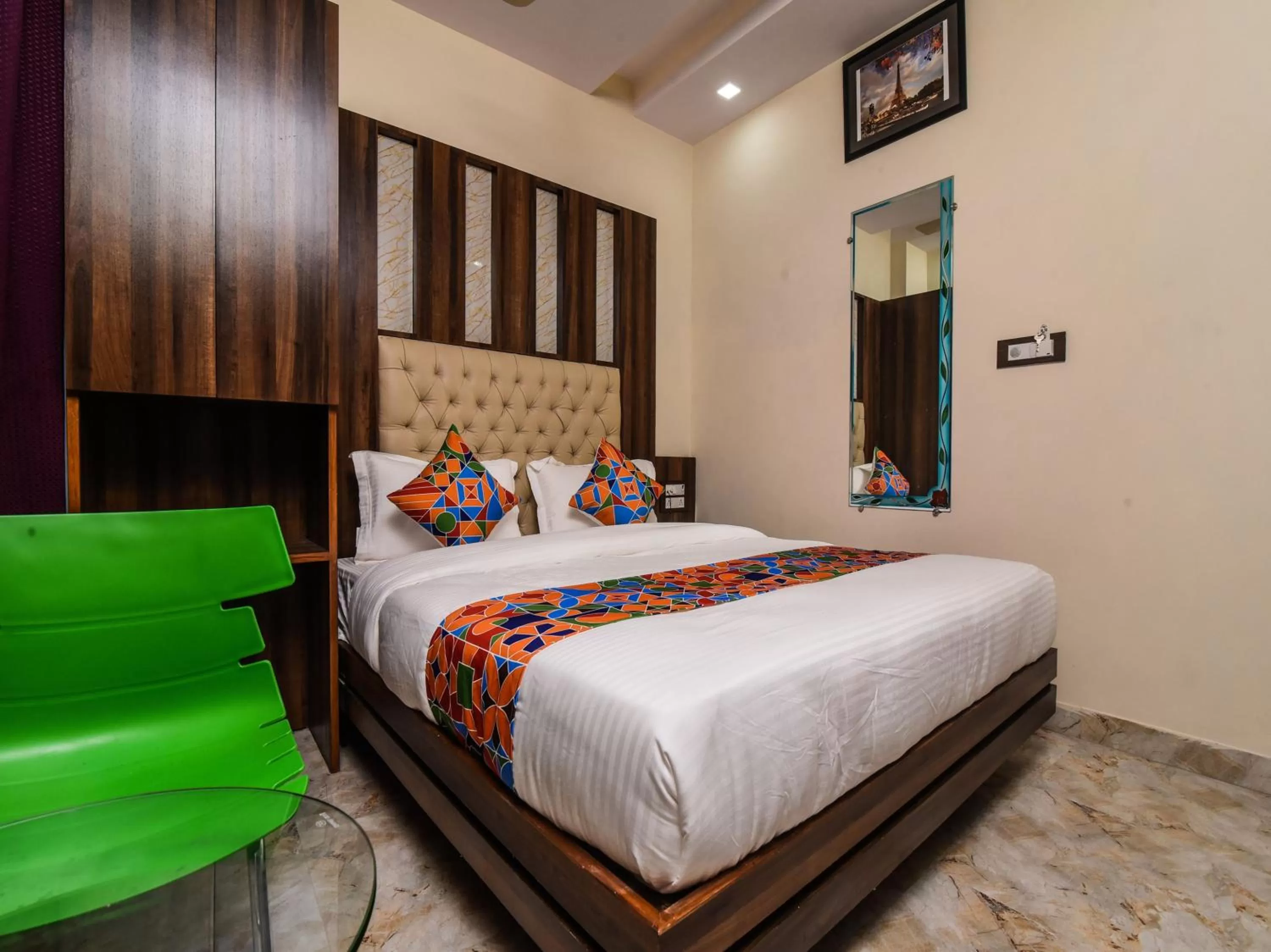 Bedroom, Bed in Hotel Dollar Inn