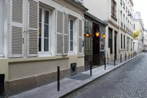 Facade/entrance in Windsor Opera