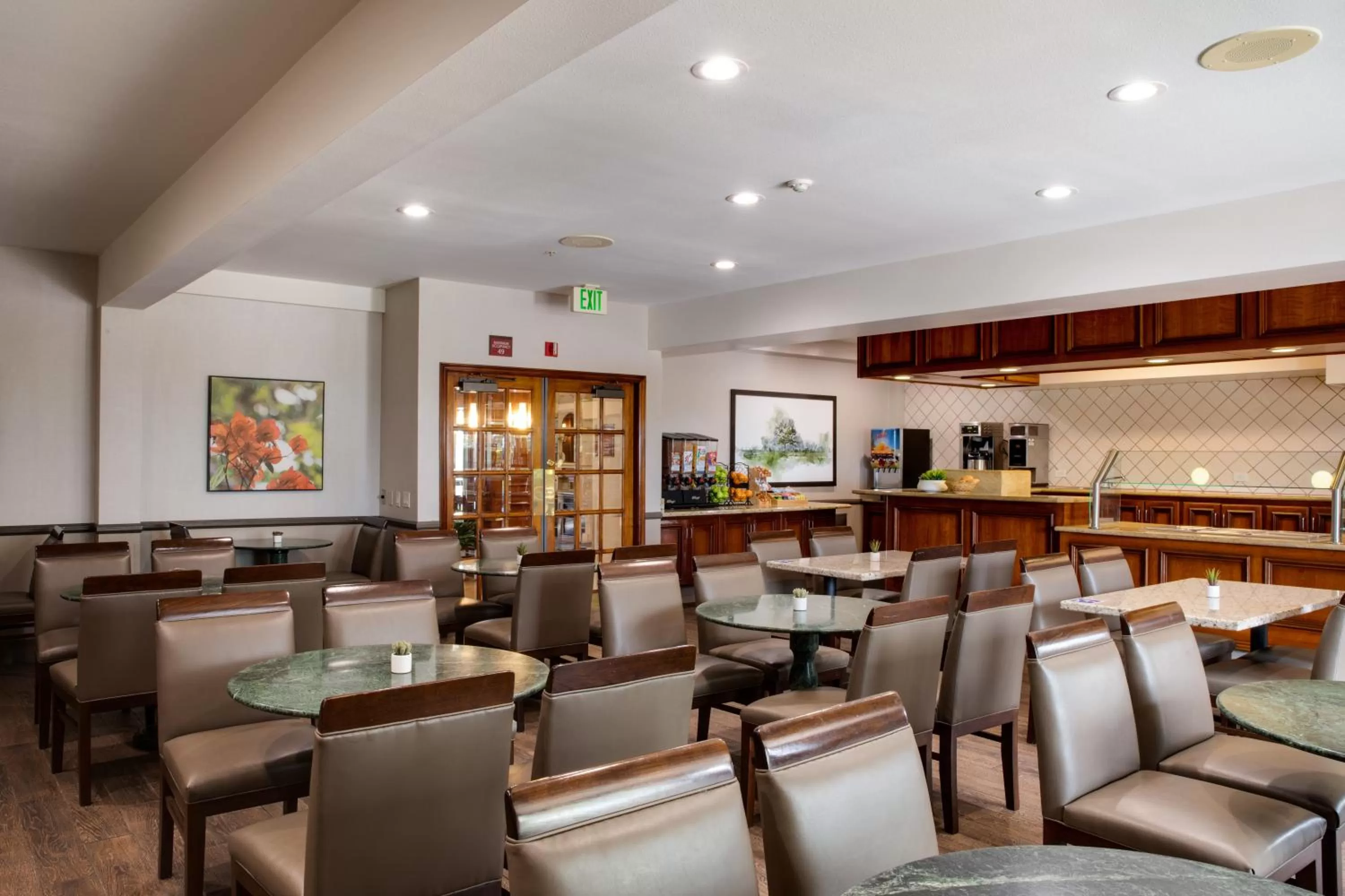 Breakfast in Ayres Suites Mission Viejo - Lake Forest
