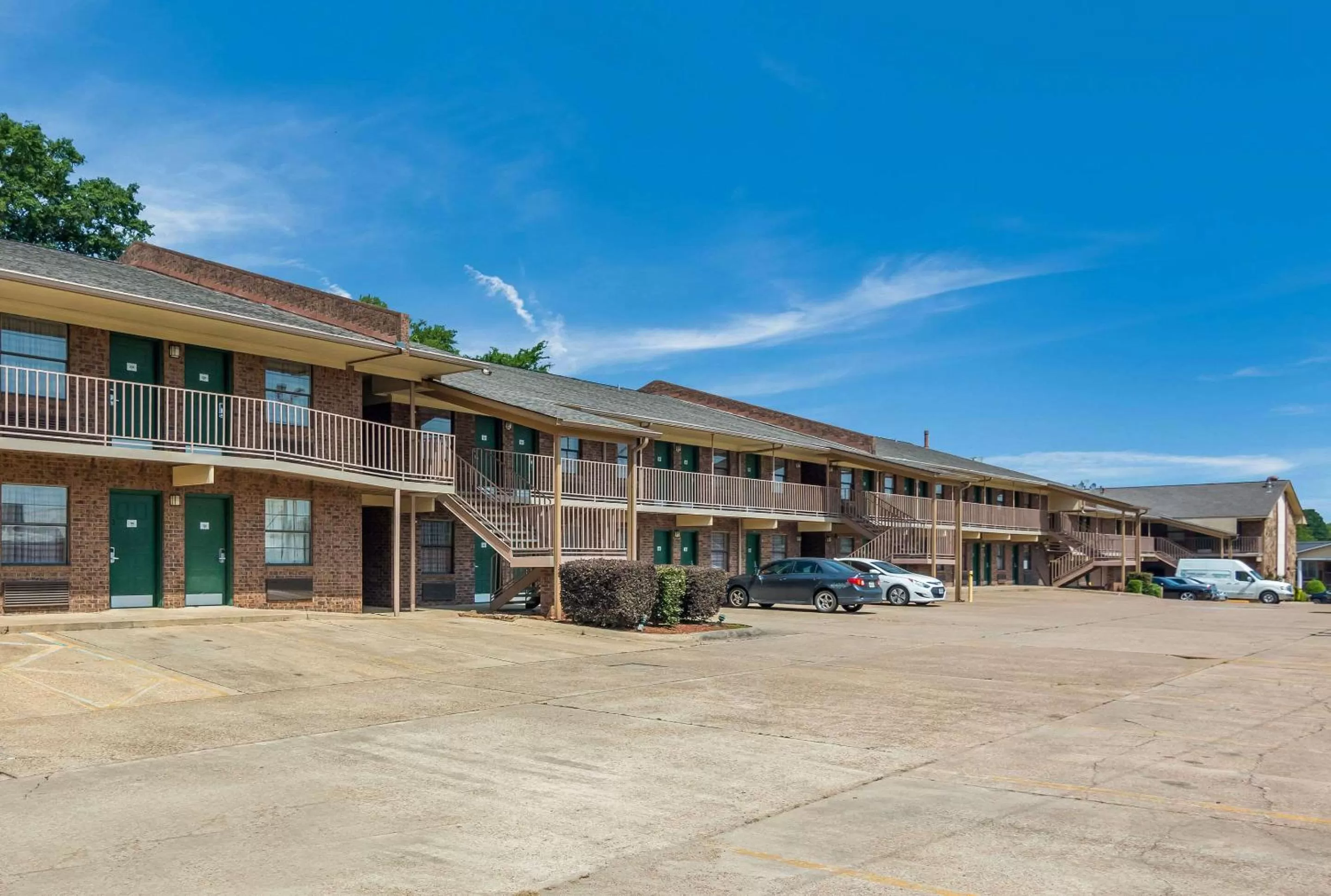 Property building in Quality Inn Magnolia