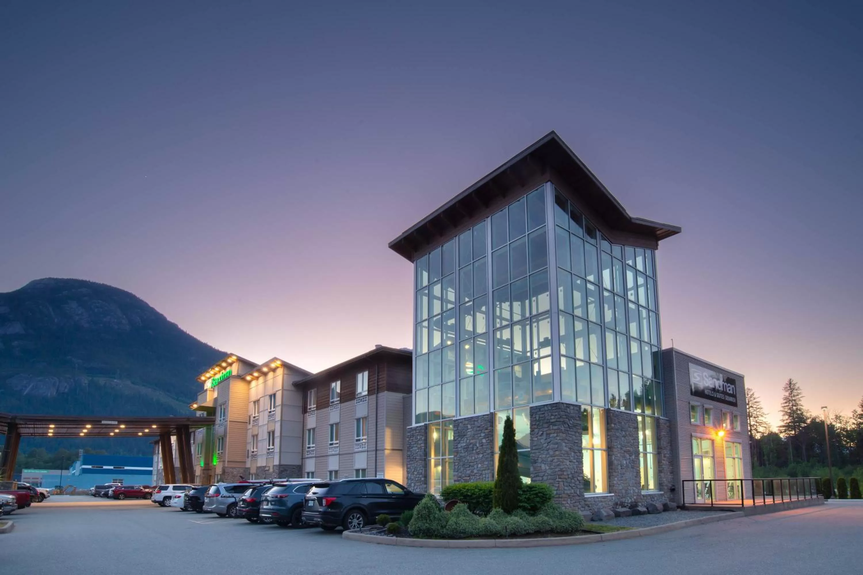 Property building in Sandman Hotel and Suites Squamish
