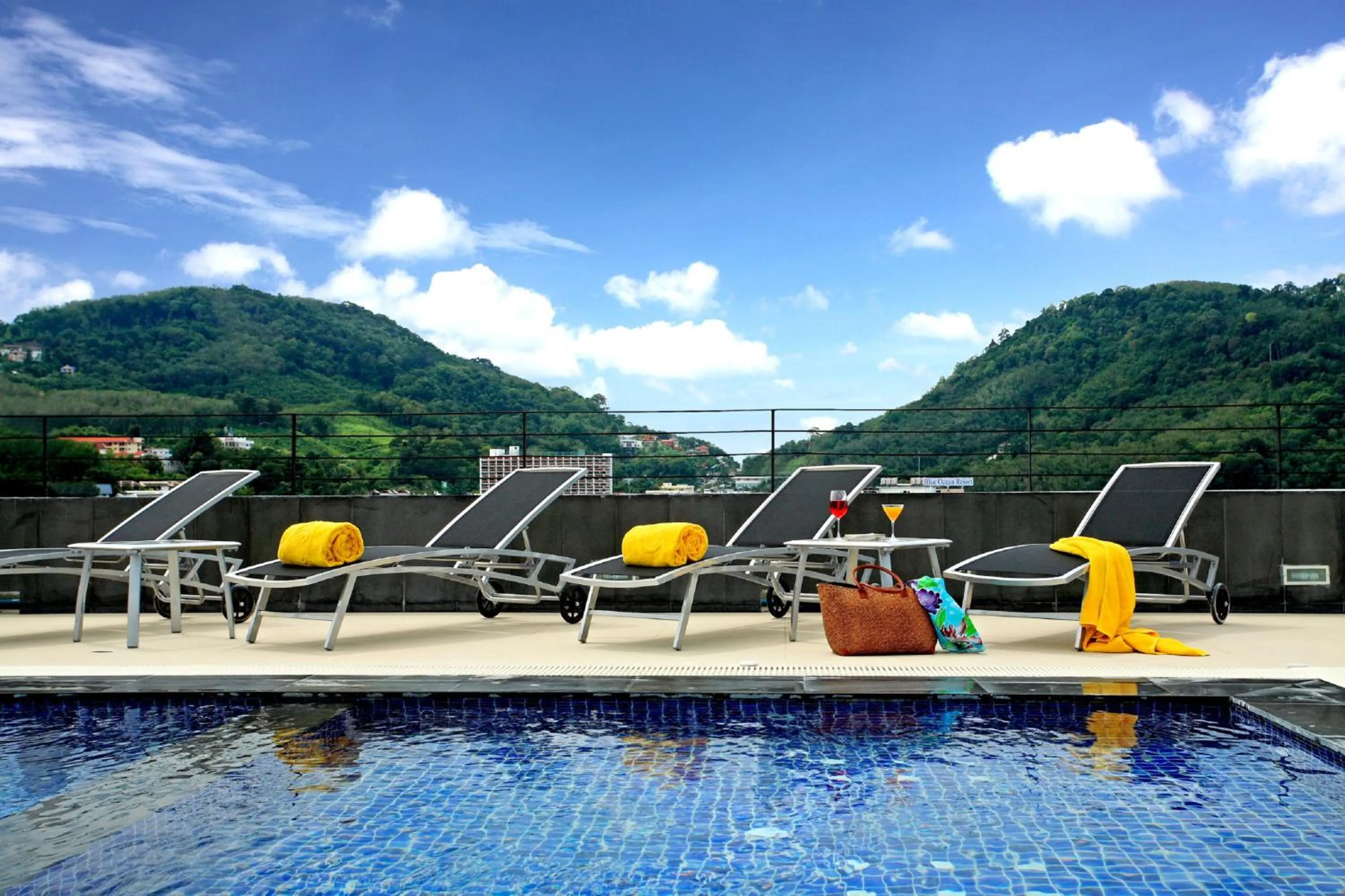 Mountain view in ASHLEE Hub Hotel Patong