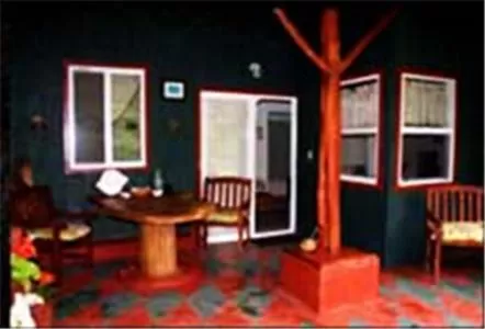 Facade/entrance in Aloha Crater Lodge