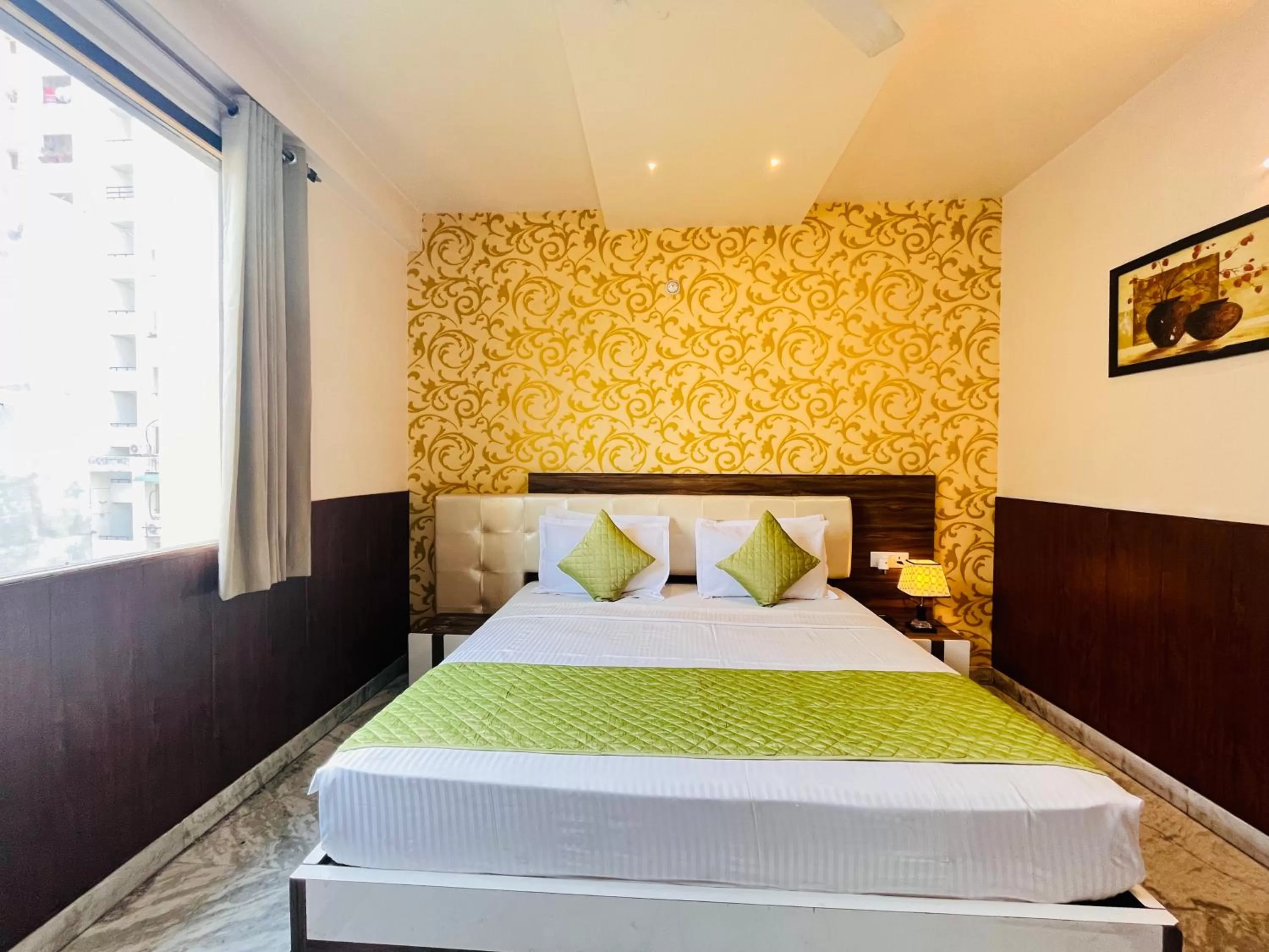 Bed in Hotel The Leaf - Gomti Nagar Lucknow