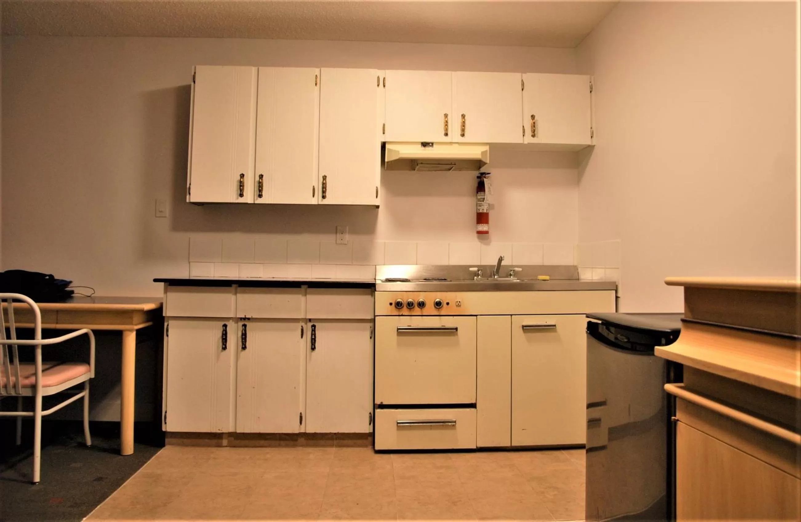 Kitchen or kitchenette in Country Garden Inn & Restaurant