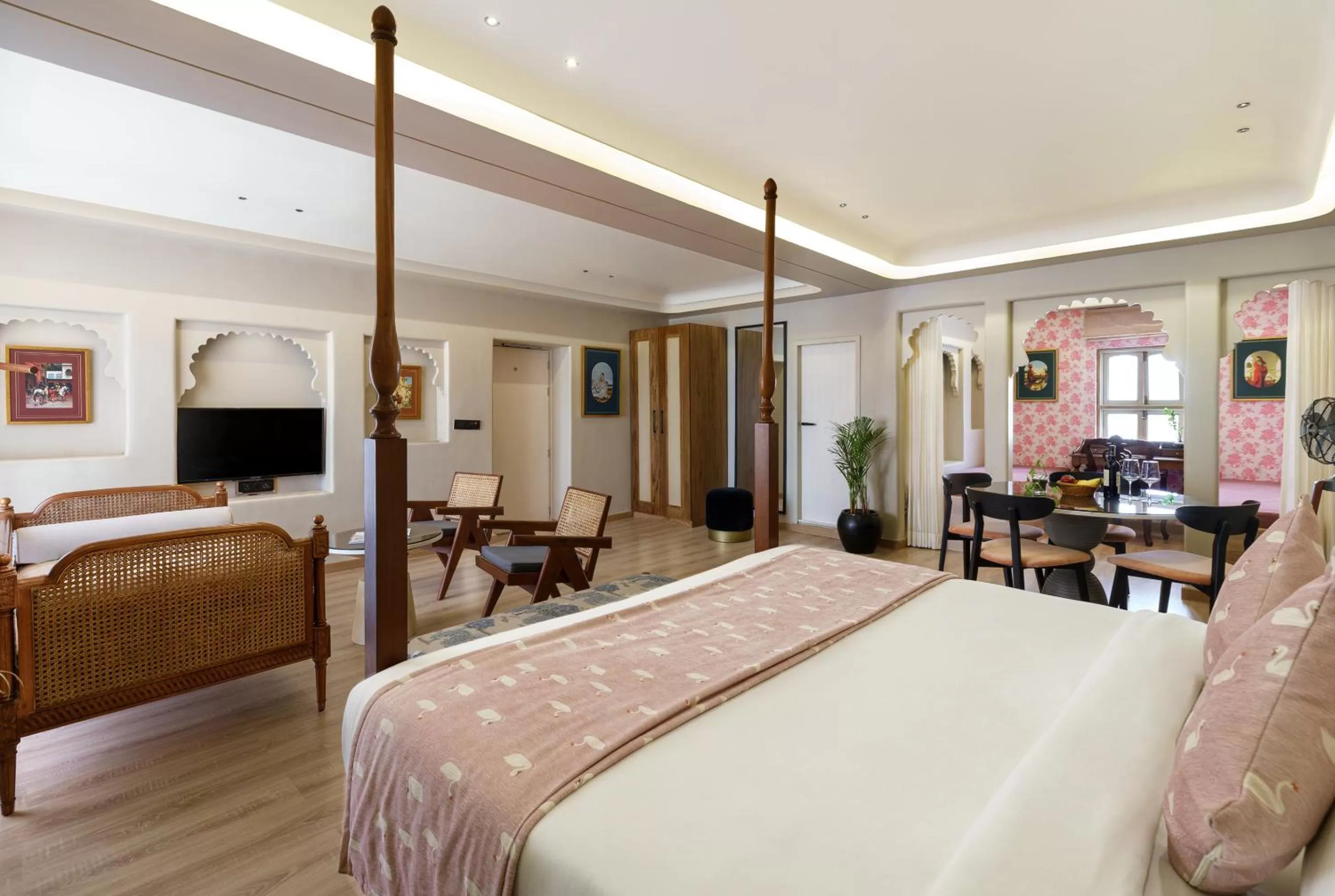 Bed in The Red Pier - My Downtown Hotels