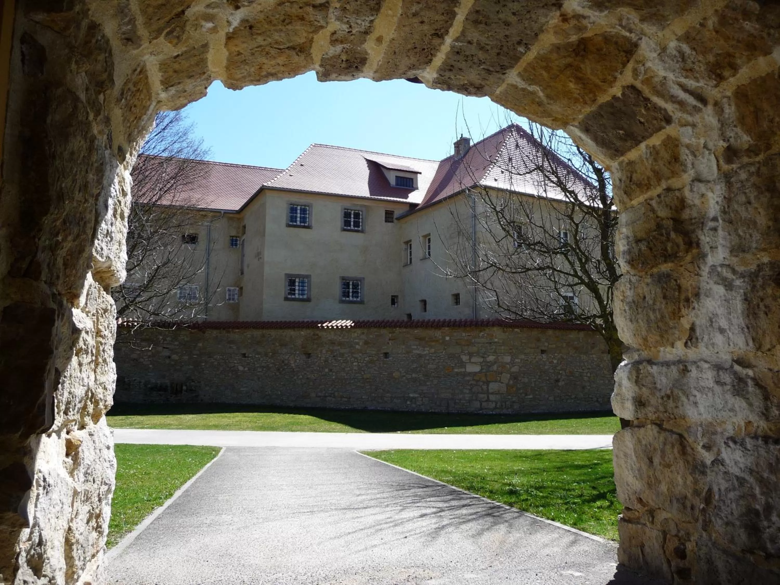 Facade/entrance in Knast-Hotel Fronfeste