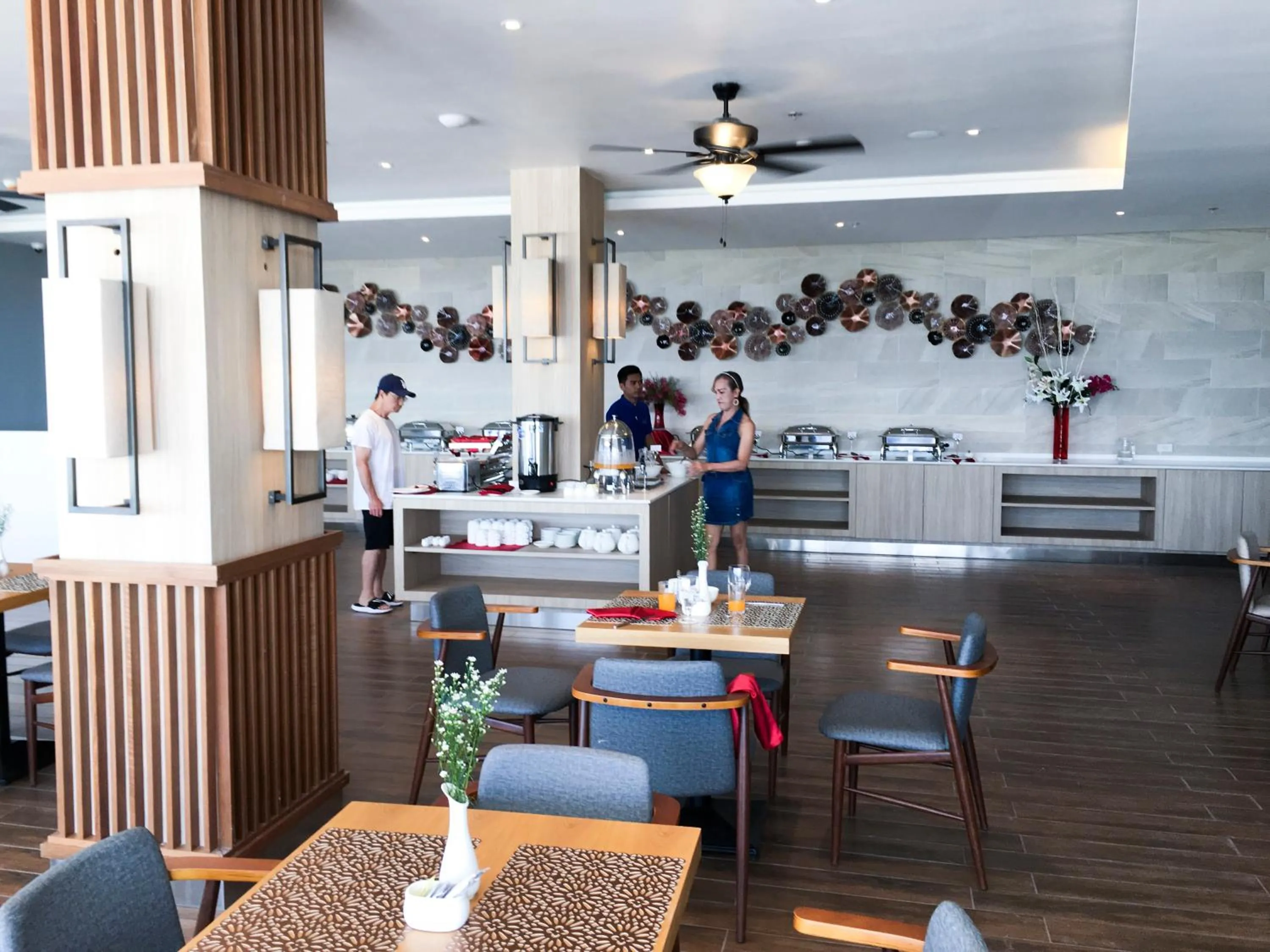 Restaurant/places to eat in Blue Lotus Hotel