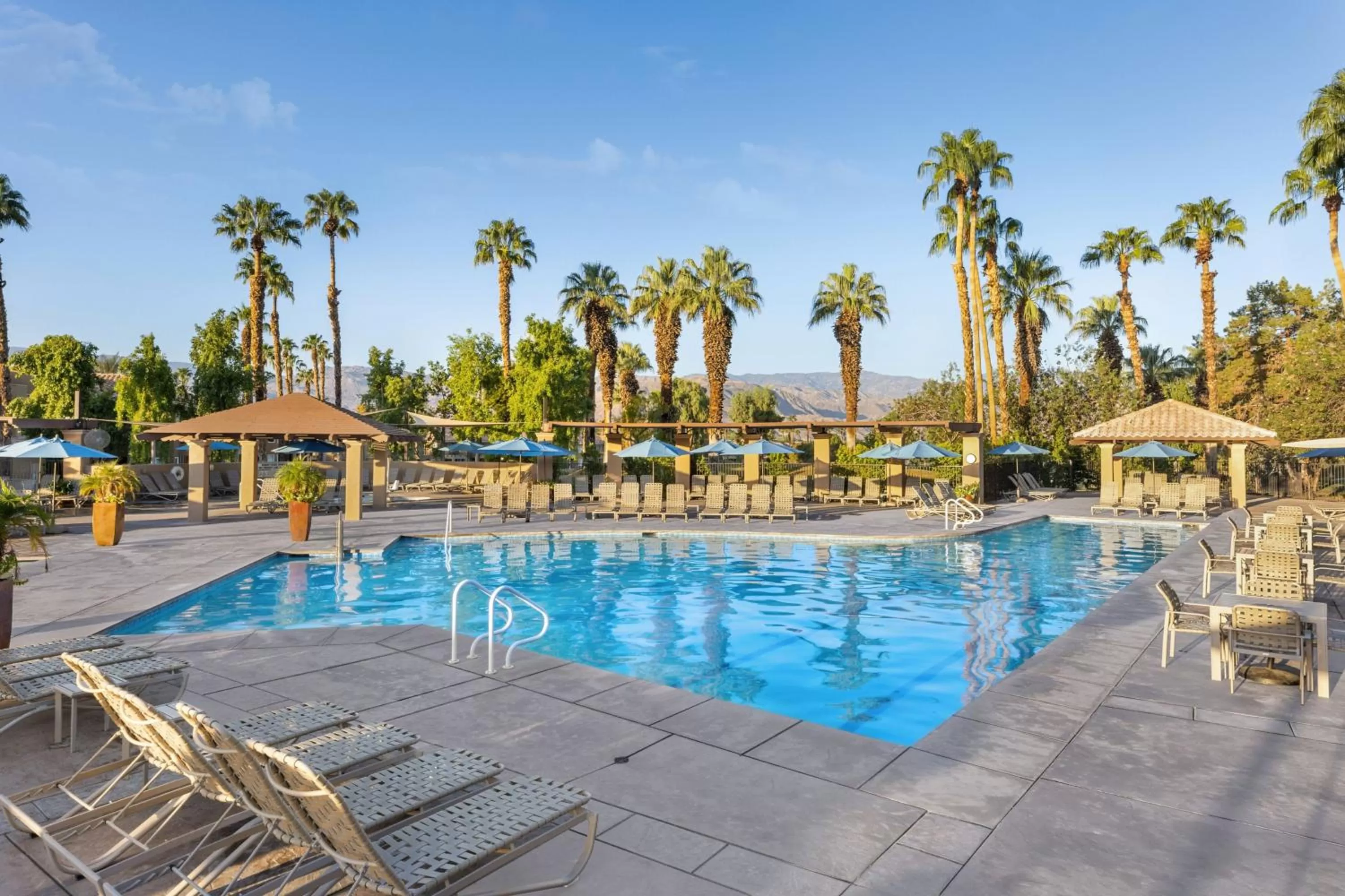 Swimming pool in Marriott's Desert Springs Villas II