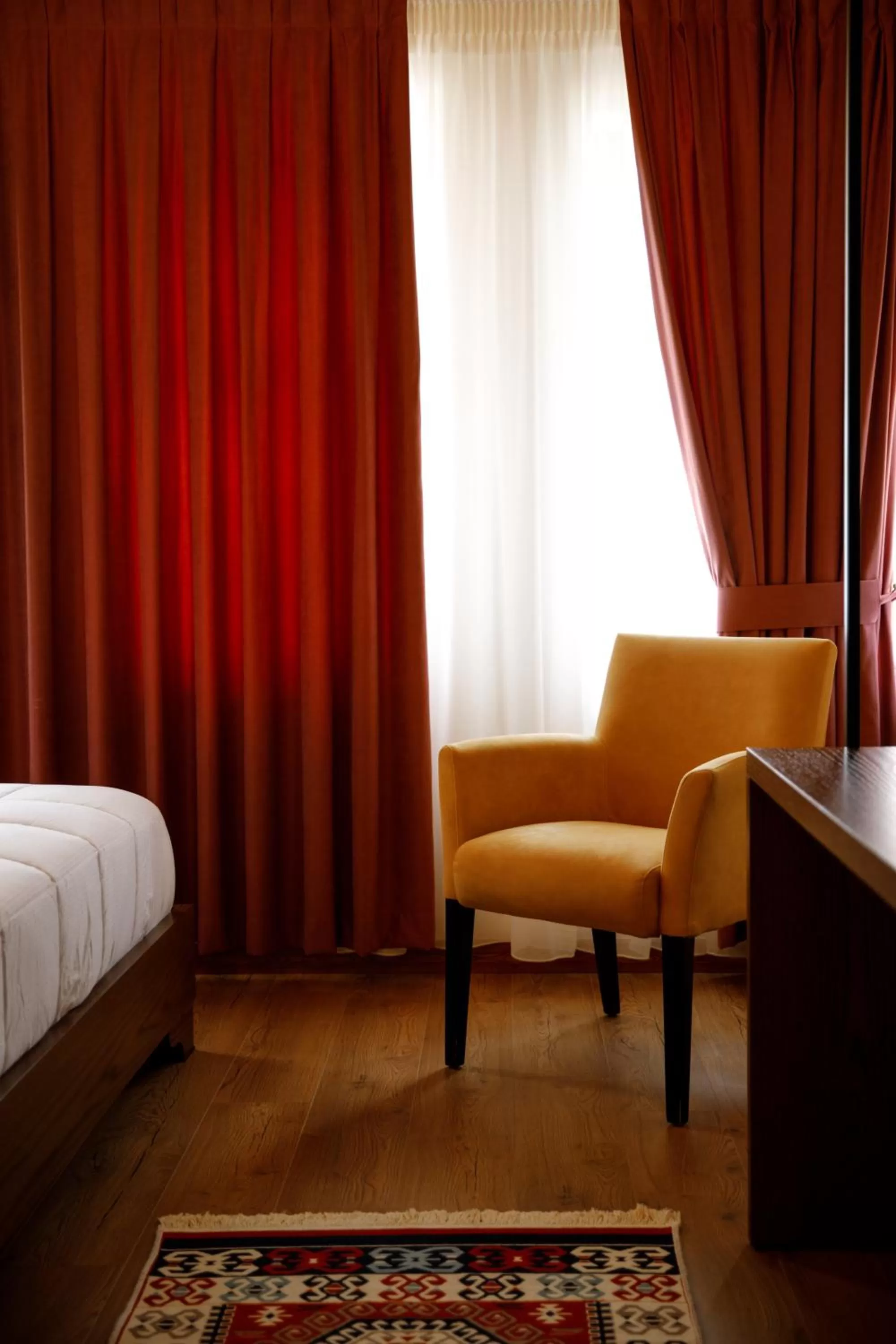 Bedroom, Bed in Rose Garden Hotel