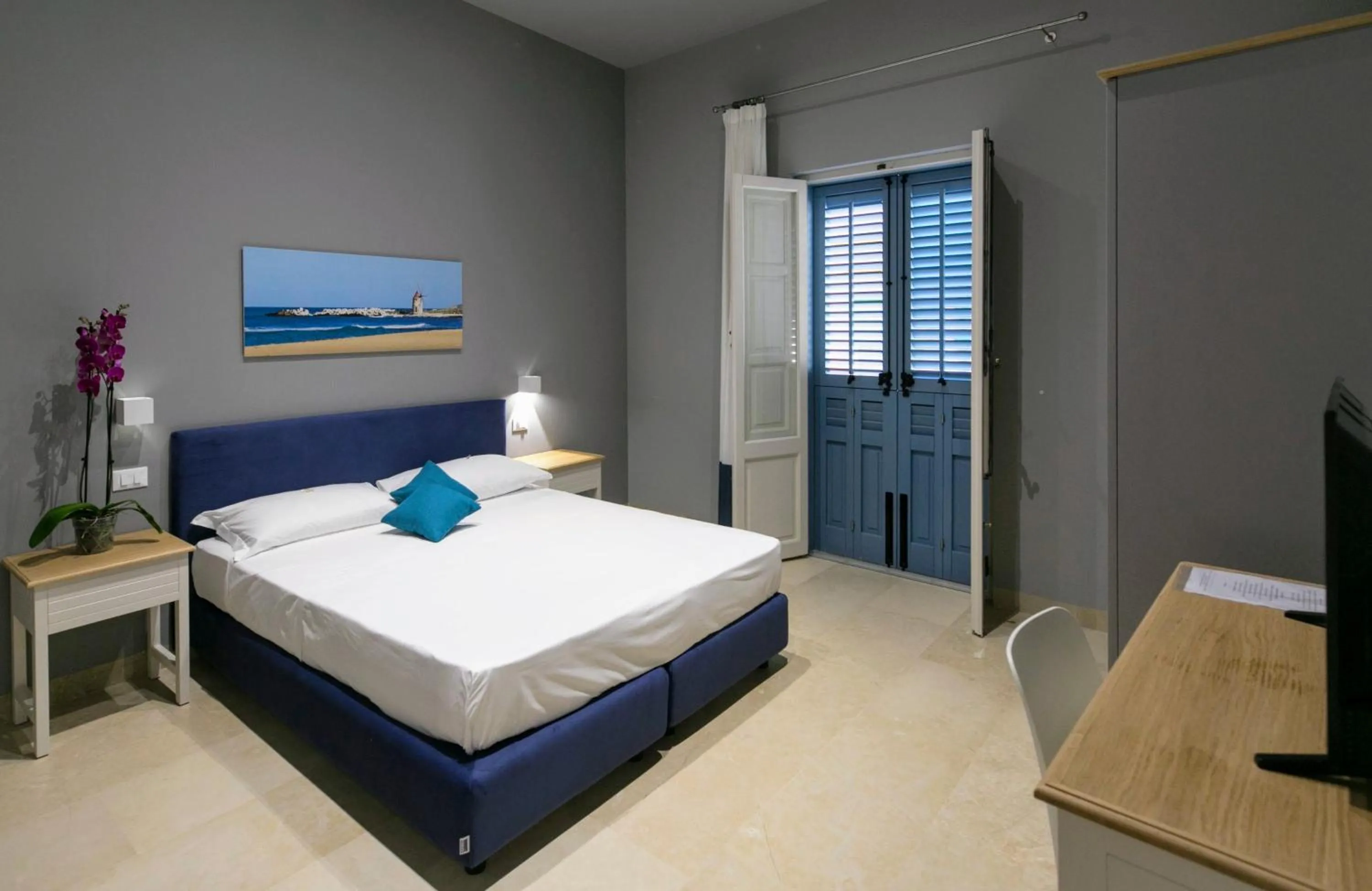 Bedroom, Bed in ZIBIBBO SUITES & ROOMS - Aparthotel in Centro Storico a Trapani