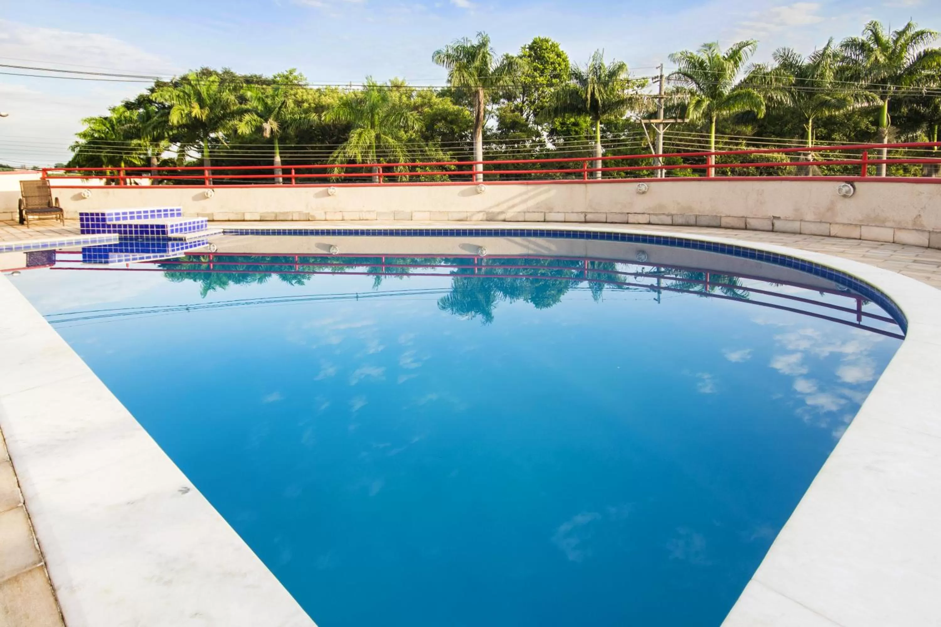 Swimming pool in Hotel Dan Inn Campinas Anhanguera - By Nacional Inn