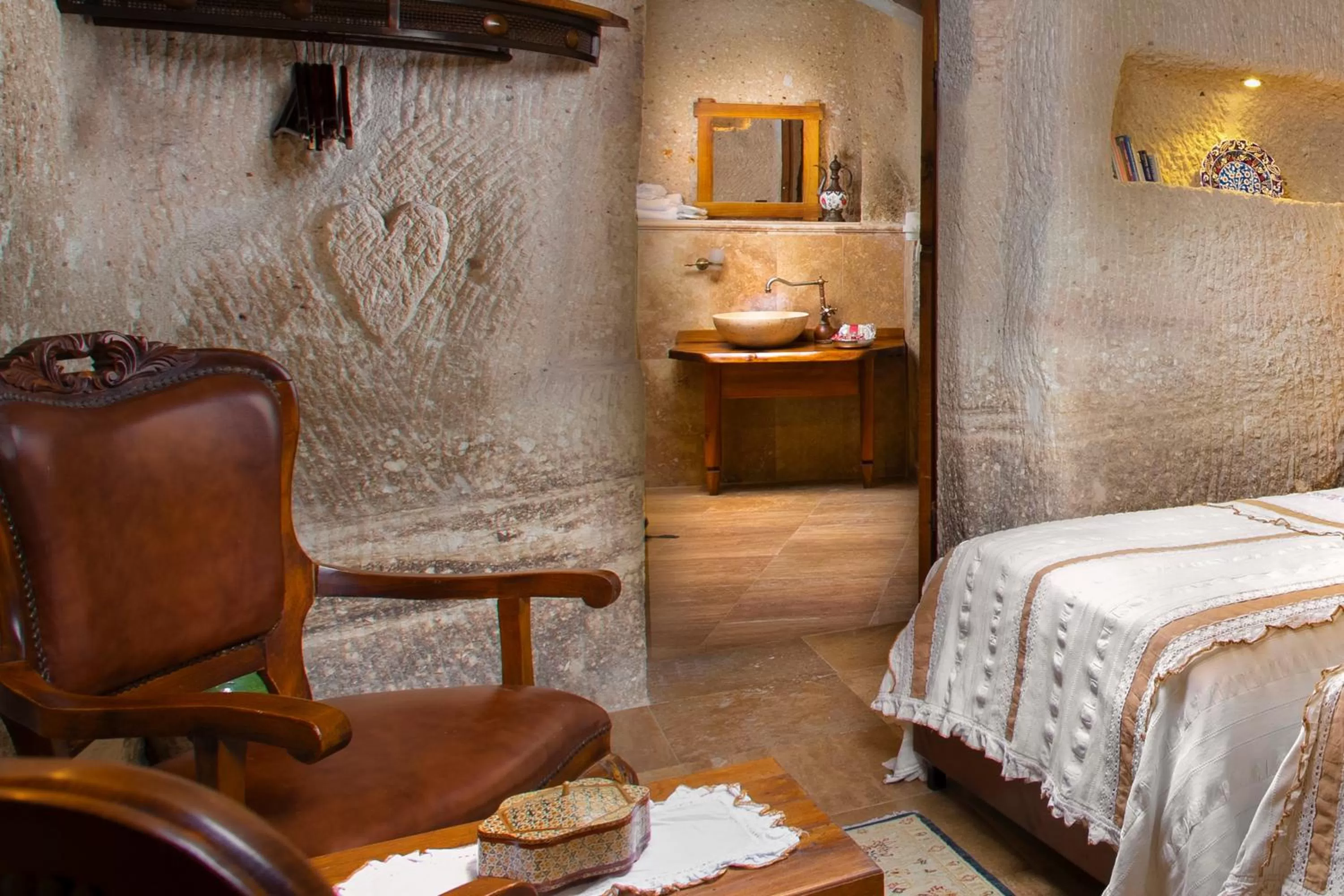 Massage, Bed in Terra Cave