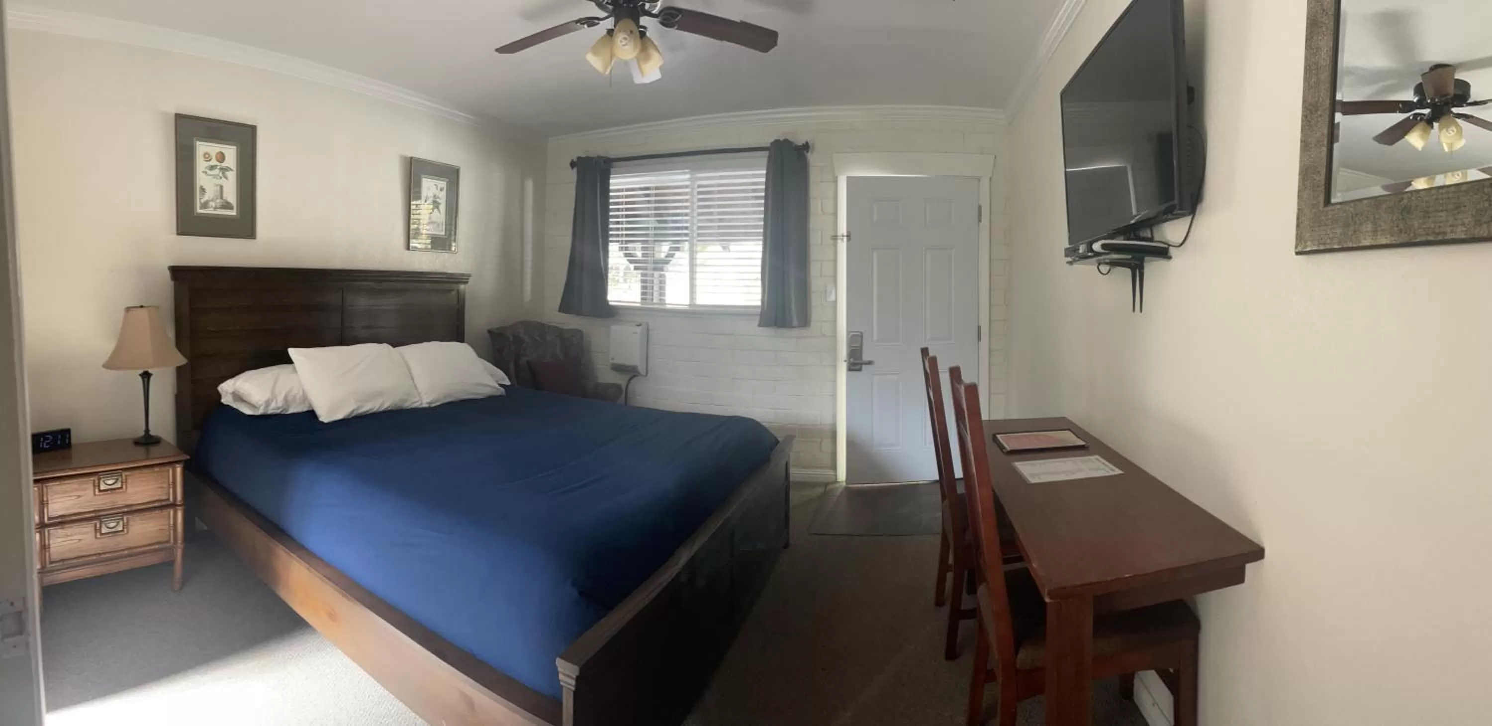 Bed in Sierra Woods Lodge