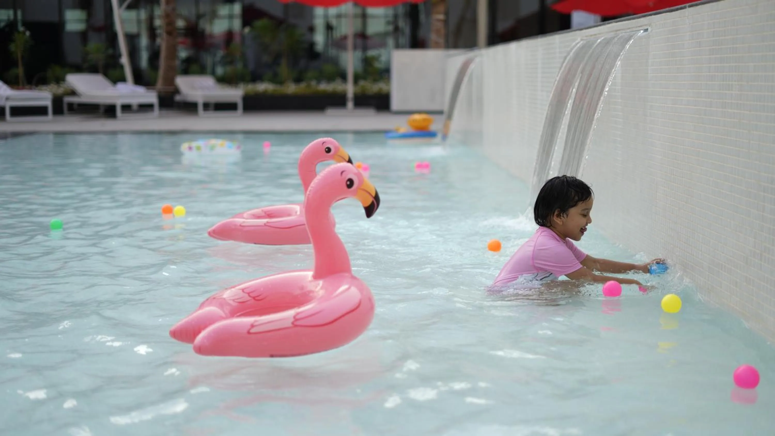 Swimming pool in Maani Muscat Hotel & Apartments