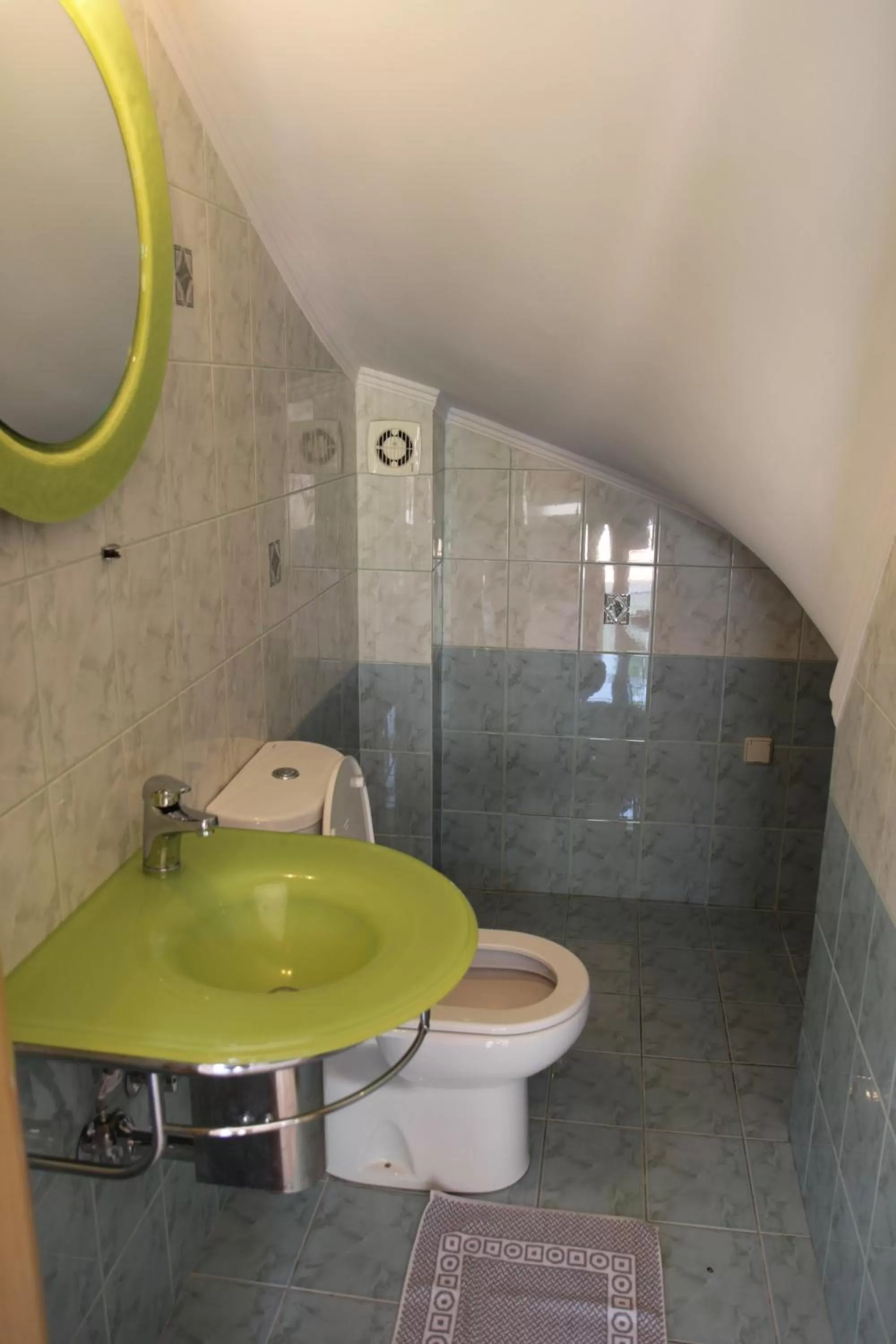 Bathroom in Platoni Elite