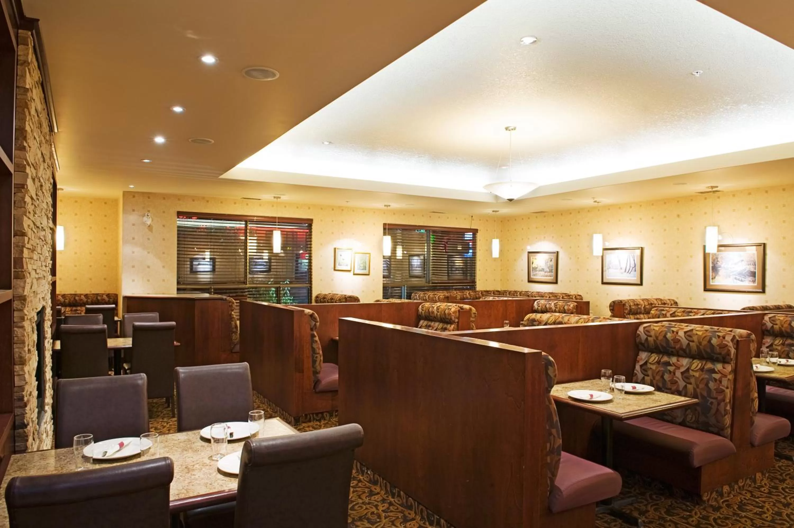 Restaurant/places to eat in Holiday Inn & Suites Lloydminster by IHG