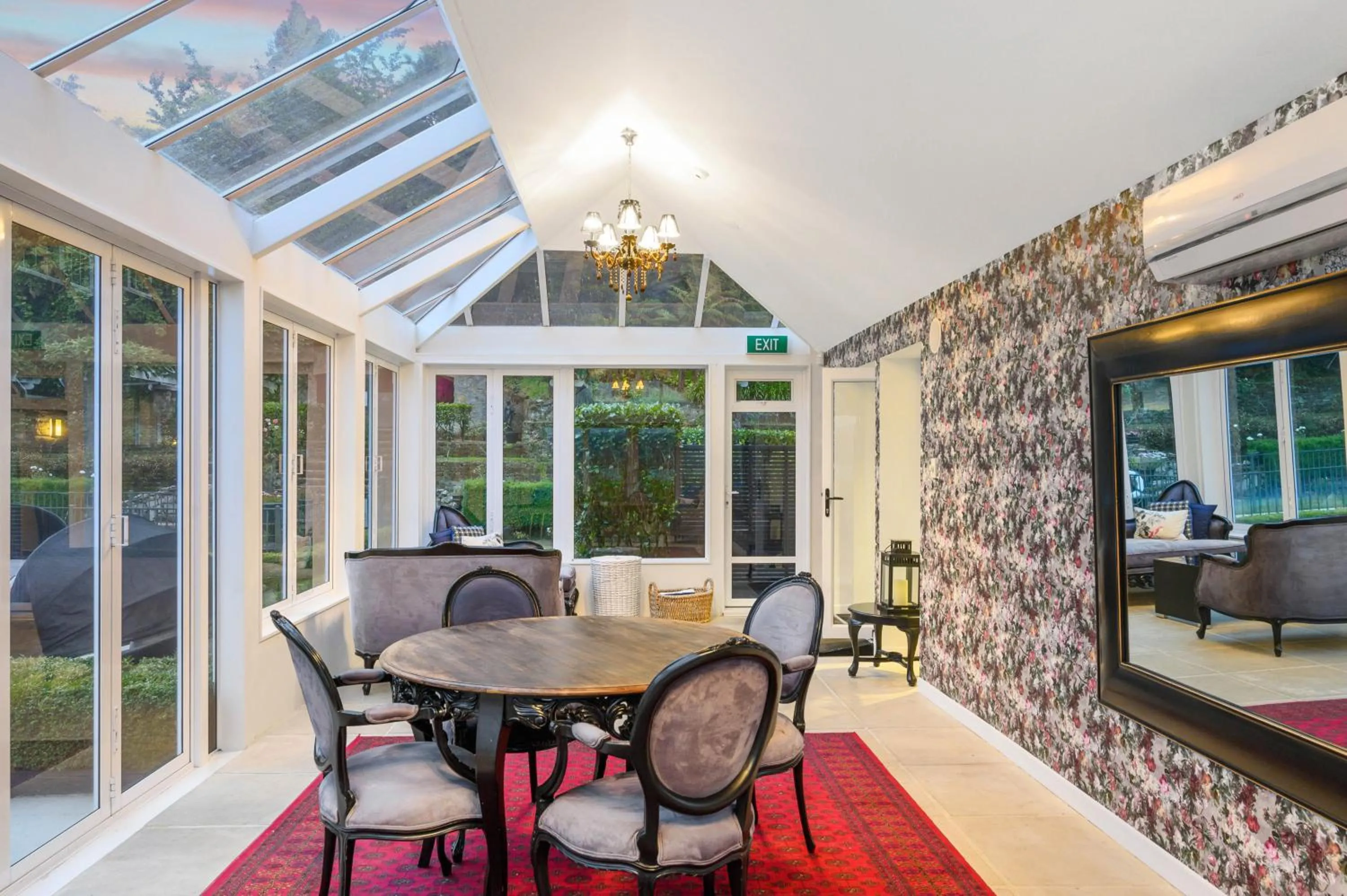 Seating area in Black Swan Lakeside Boutique Hotel