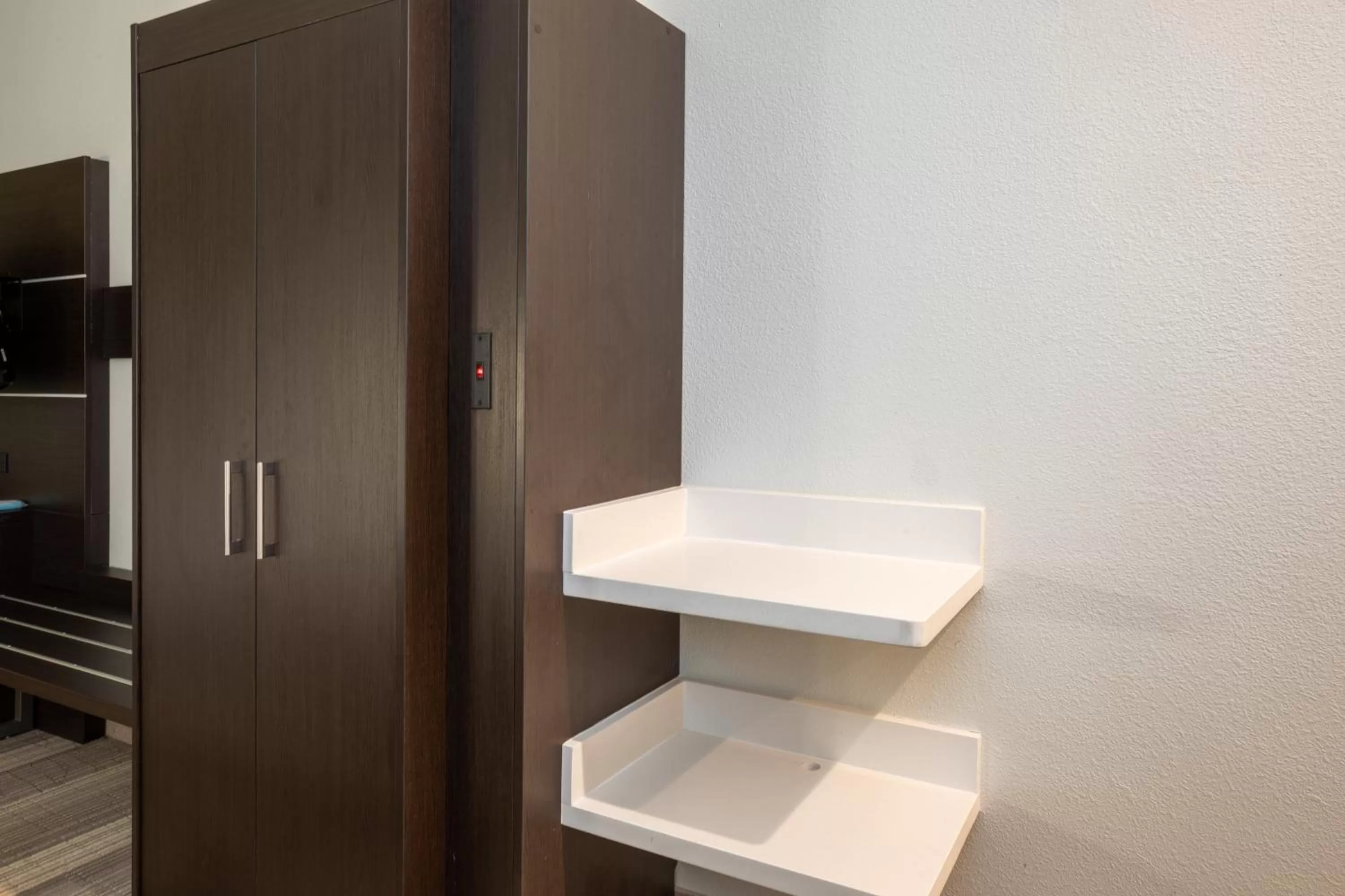 Photo of the whole room in Holiday Inn Express & Suites Rockport - Bay View by IHG