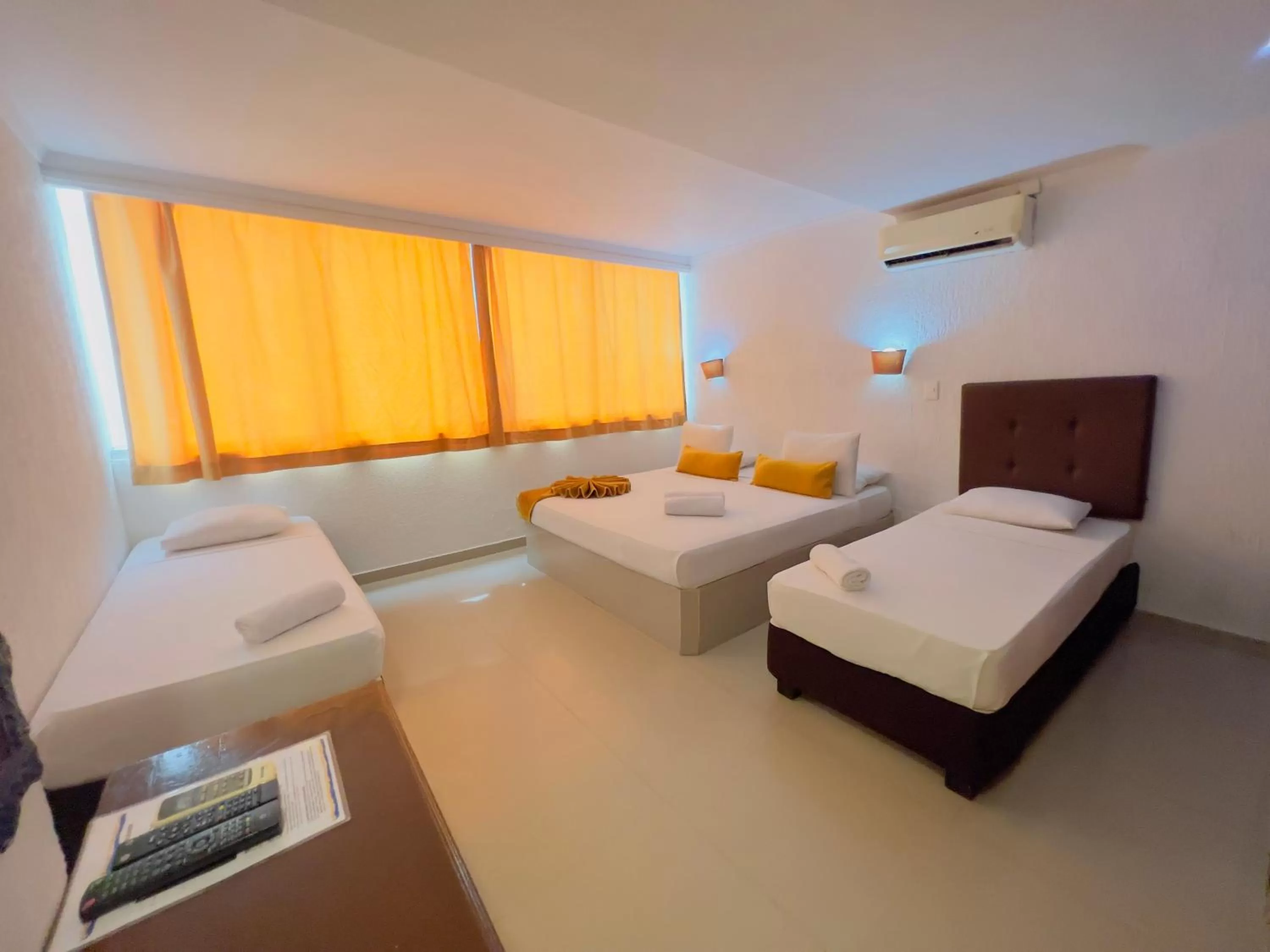 Photo of the whole room, Bed in Hotel Costa del Sol