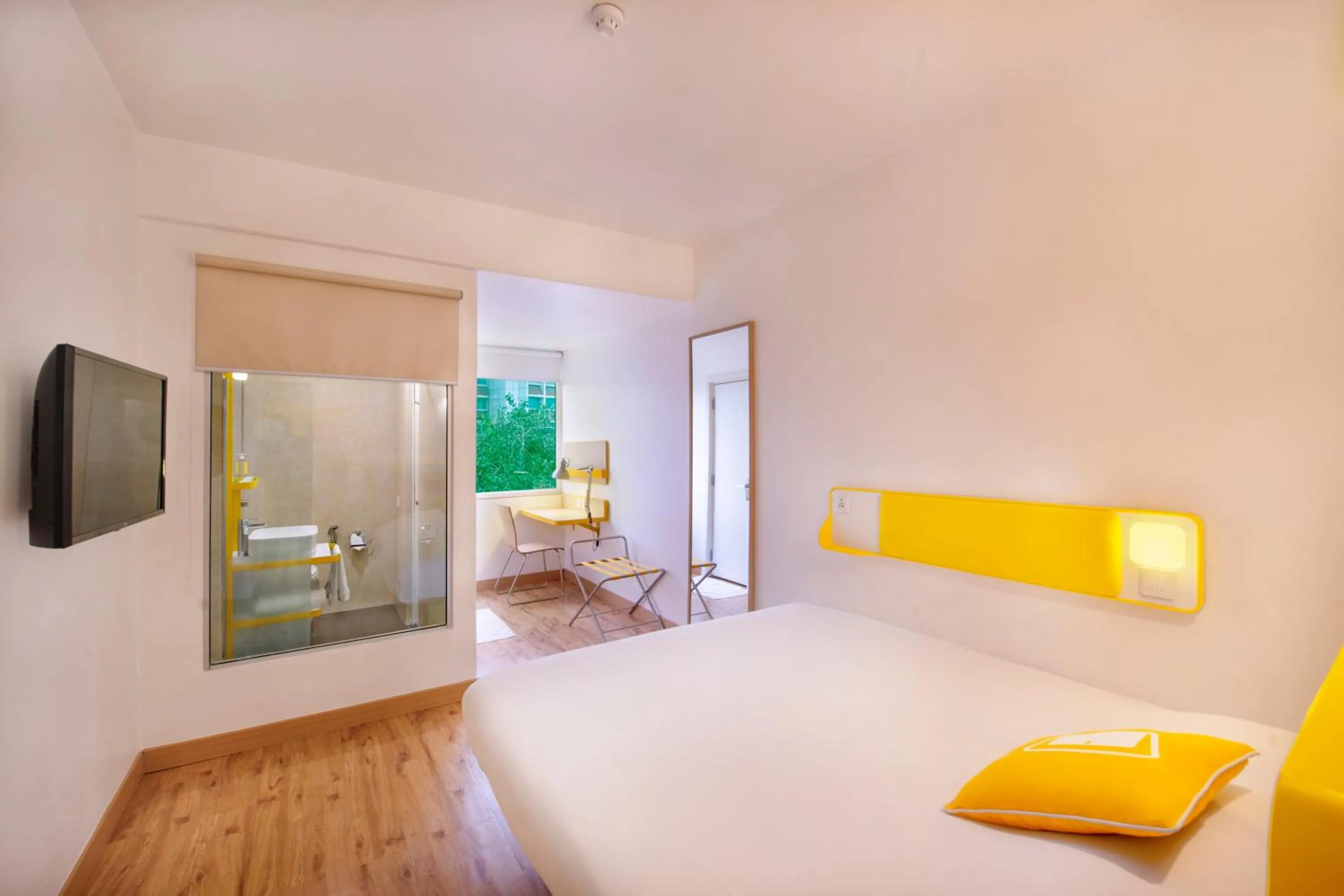 Bed in bloomrooms @ Janpath