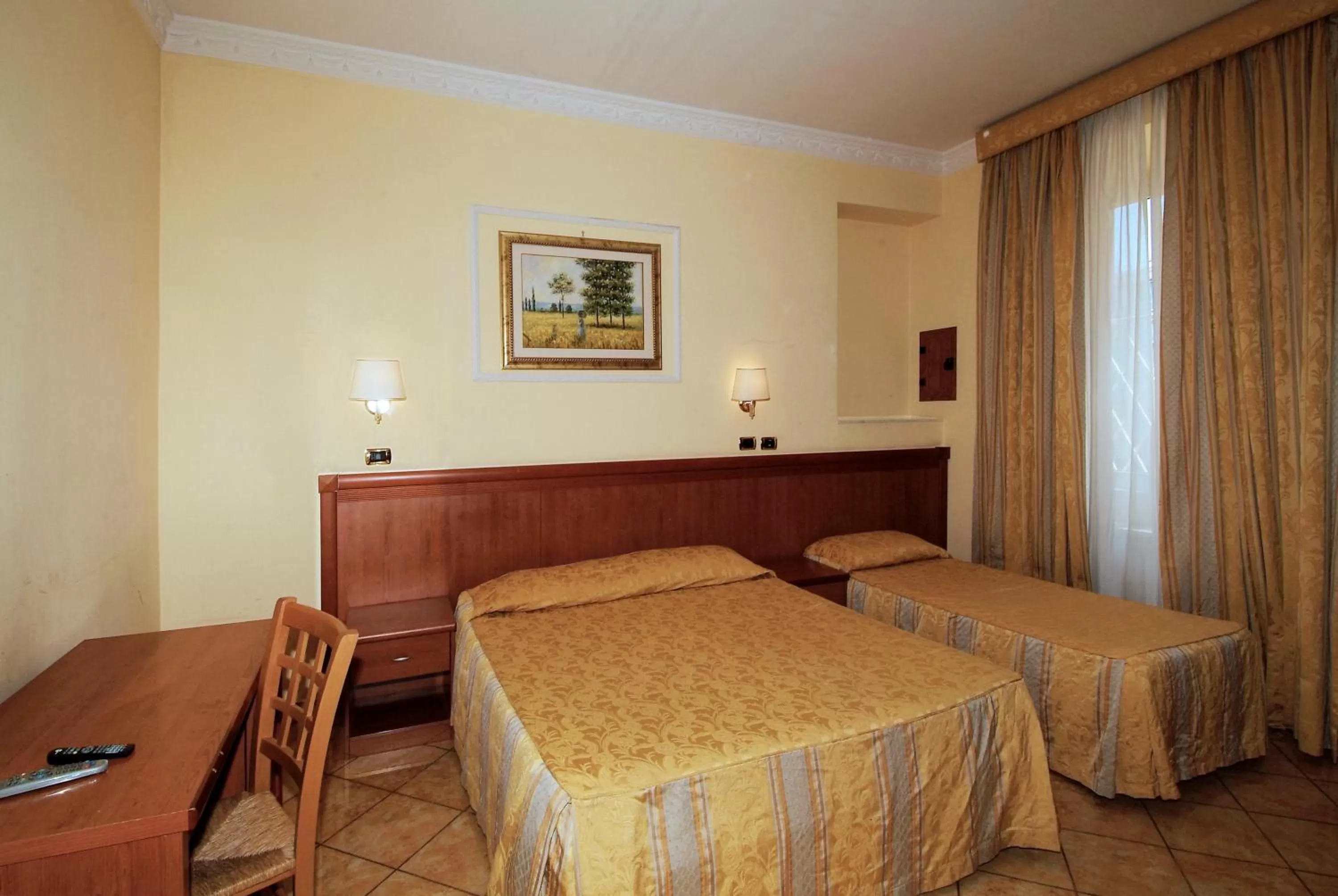 Photo of the whole room, Bed in Hotel Meridiana