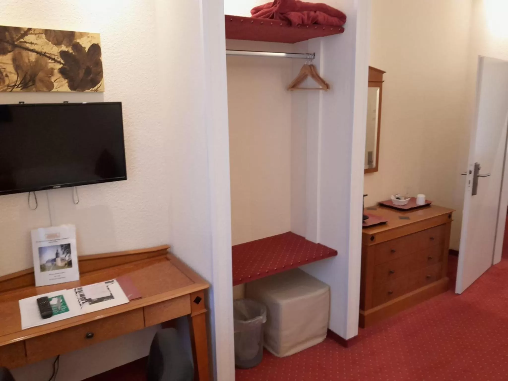 TV and multimedia in Schlosshotel Domäne Walberberg