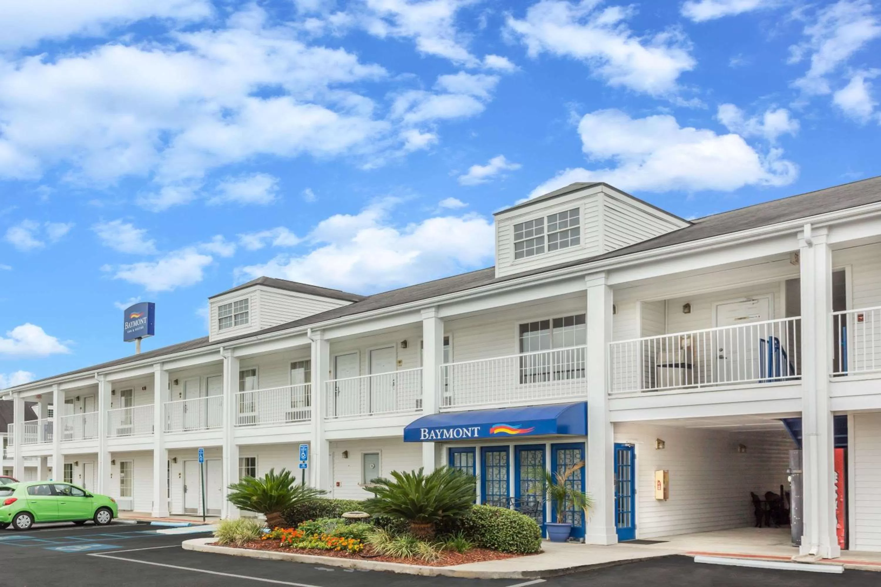 Property Building in Baymont by Wyndham Valdosta at Valdosta Mall