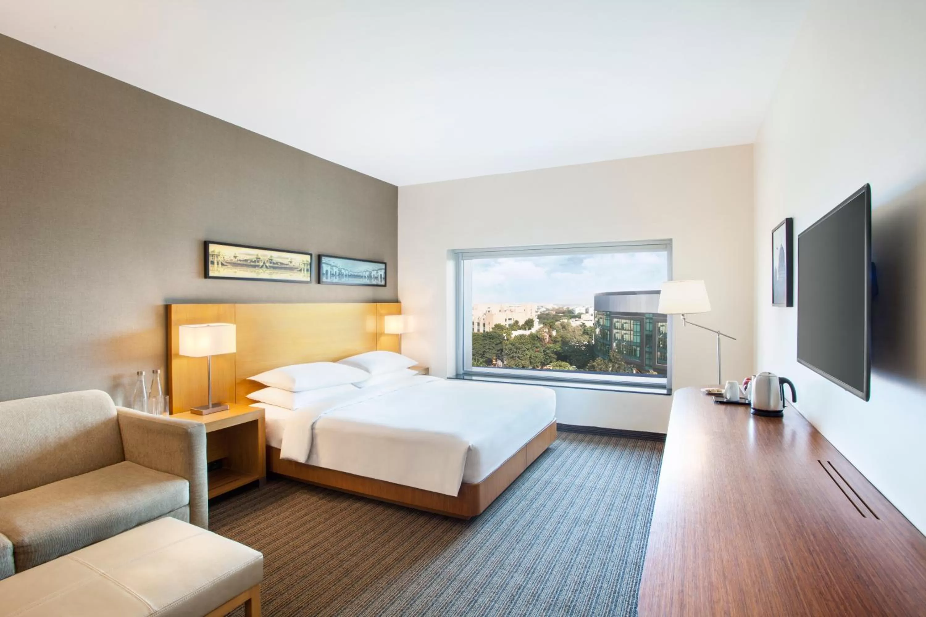 TV and multimedia, Bed in Hyatt Place Hyderabad Banjara Hills