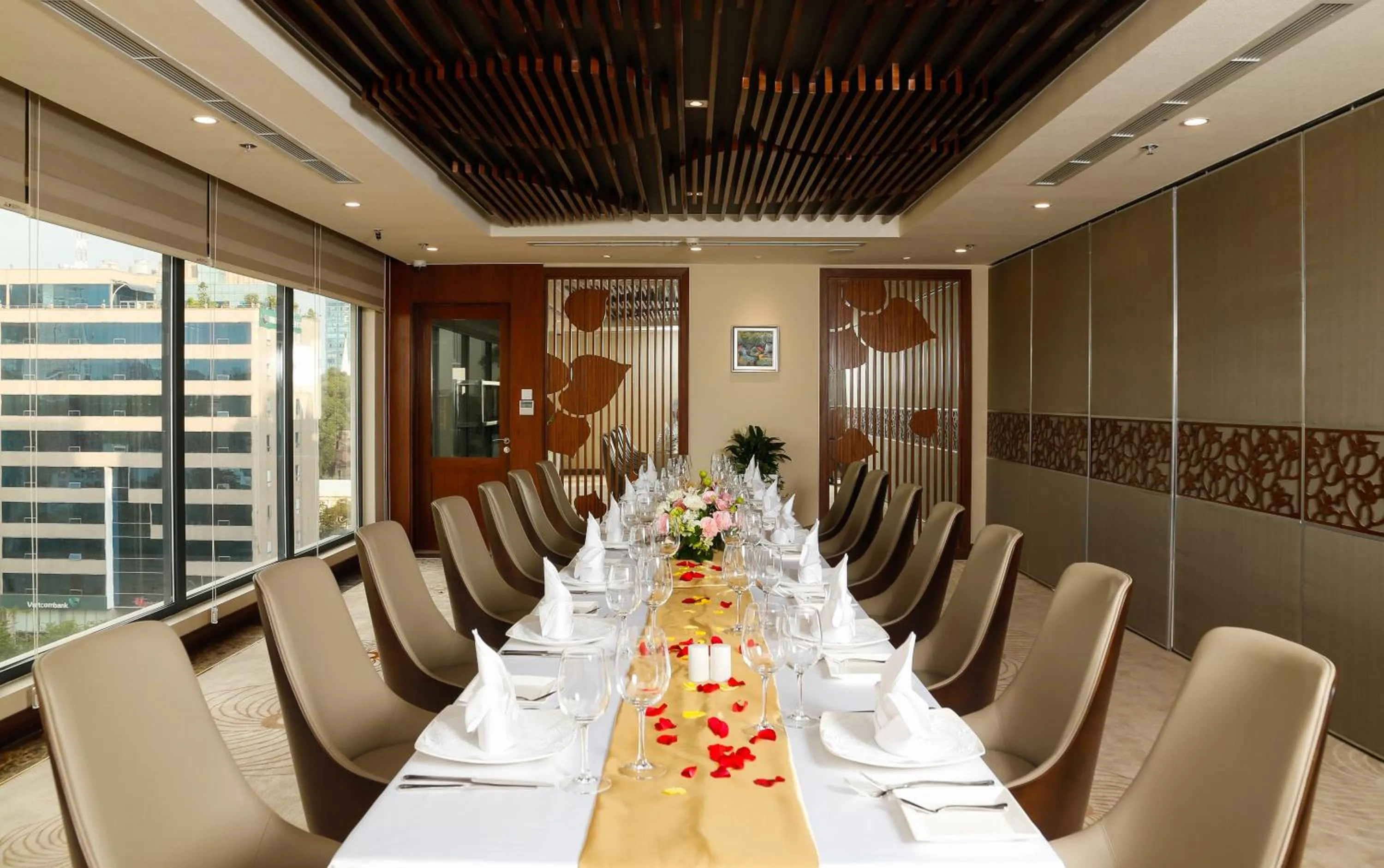 Restaurant/places to eat in Orchids Saigon Hotel