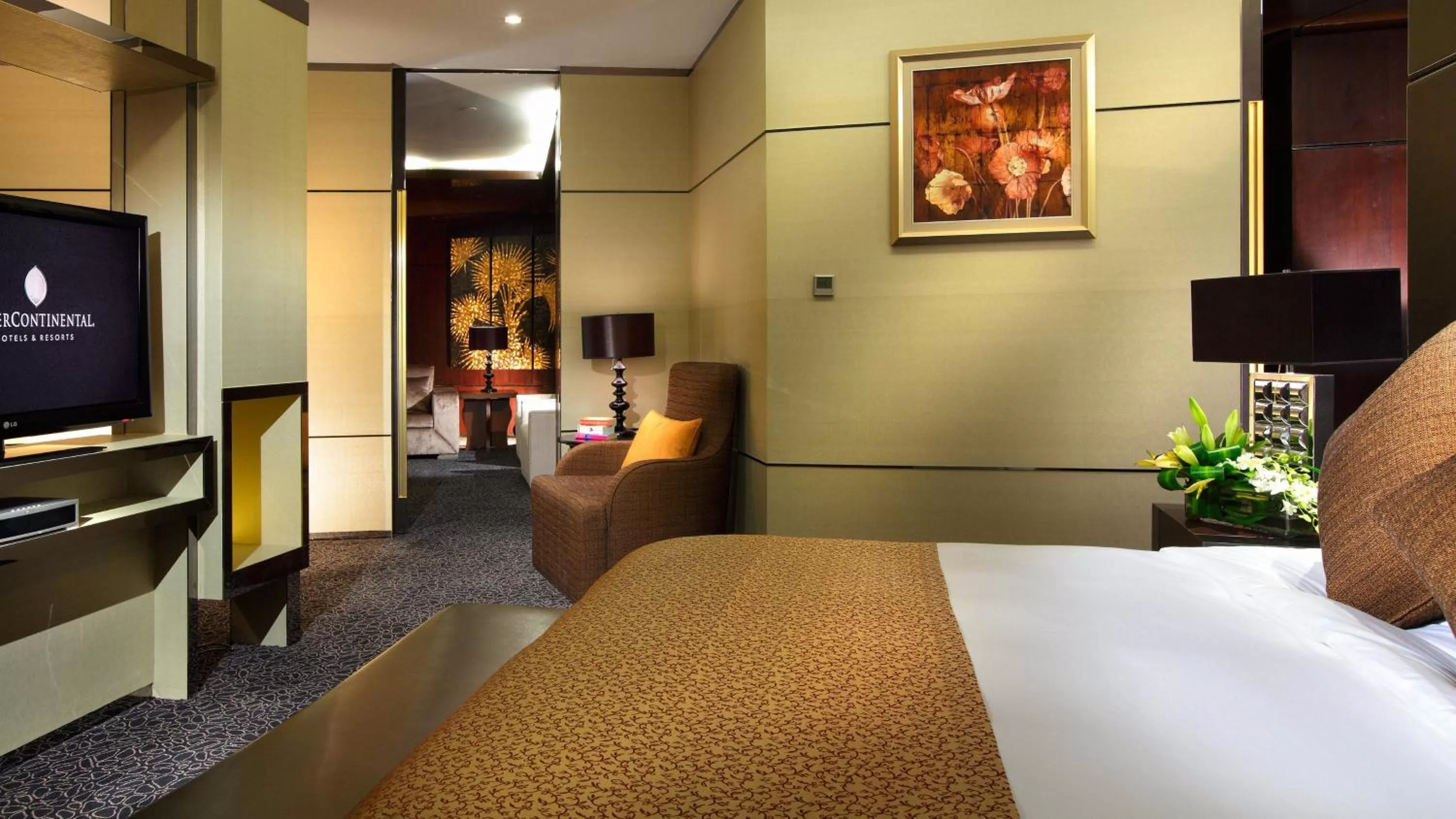 Photo of the whole room, Bed in InterContinental Nanjing by IHG