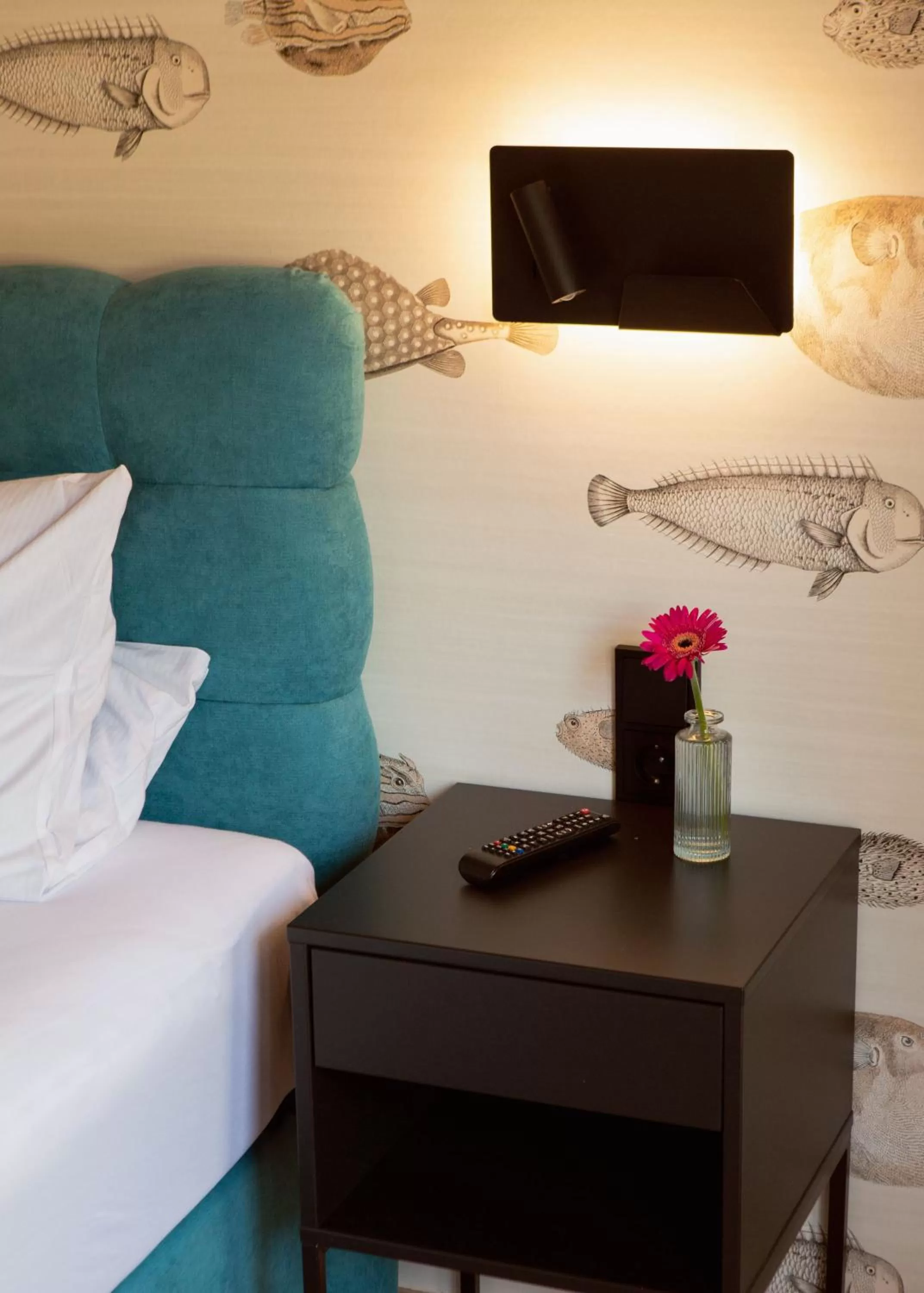 Photo of the whole room, Bed in Strandhotel SüdSee Diessen am Ammersee